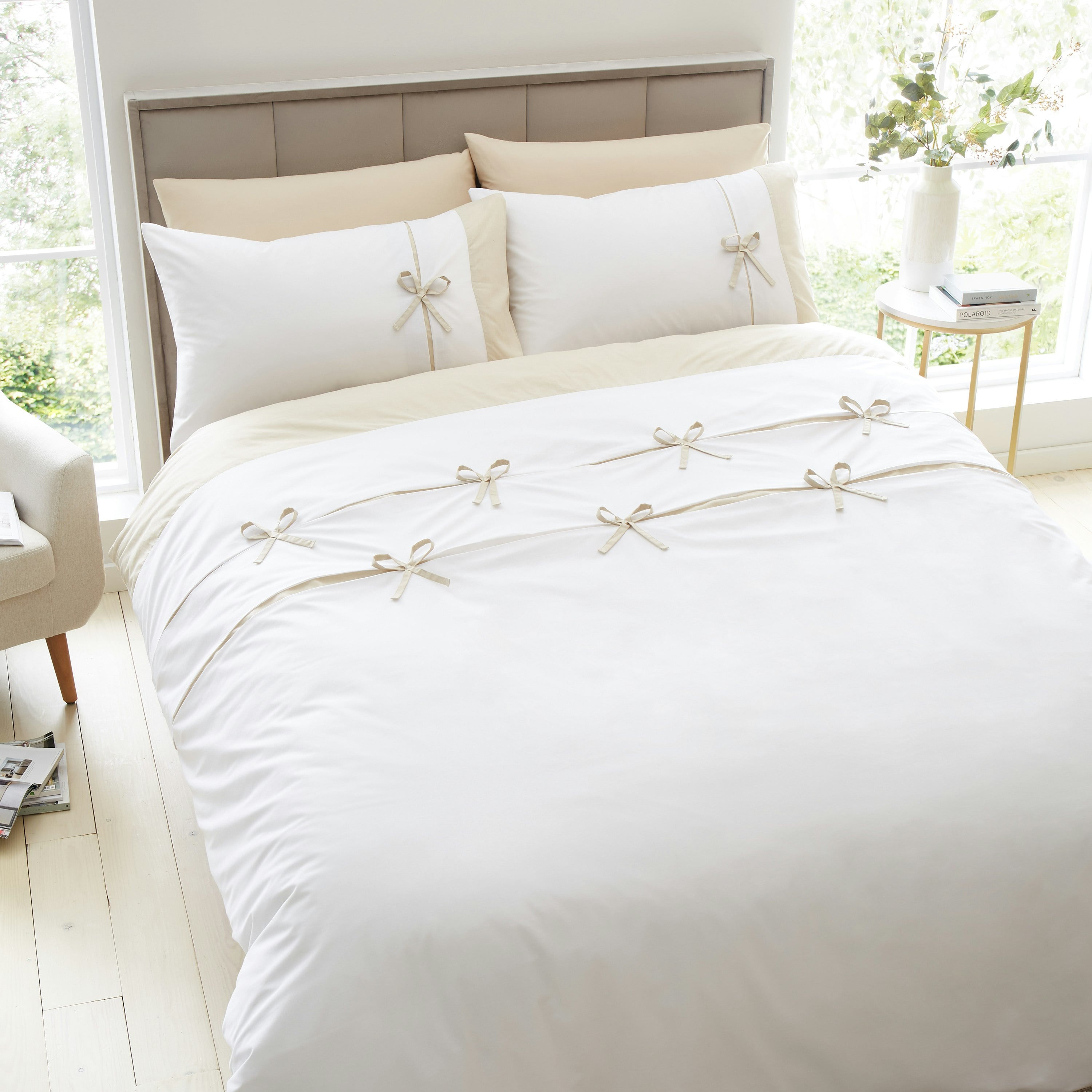 Milo Bow Duvet Cover Set with Pillowcases - Image 2