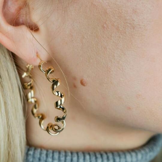 The Colourful Aura Women's Gold 30Mm Silver Twist Geometric Hoop Earrings In - Image 3