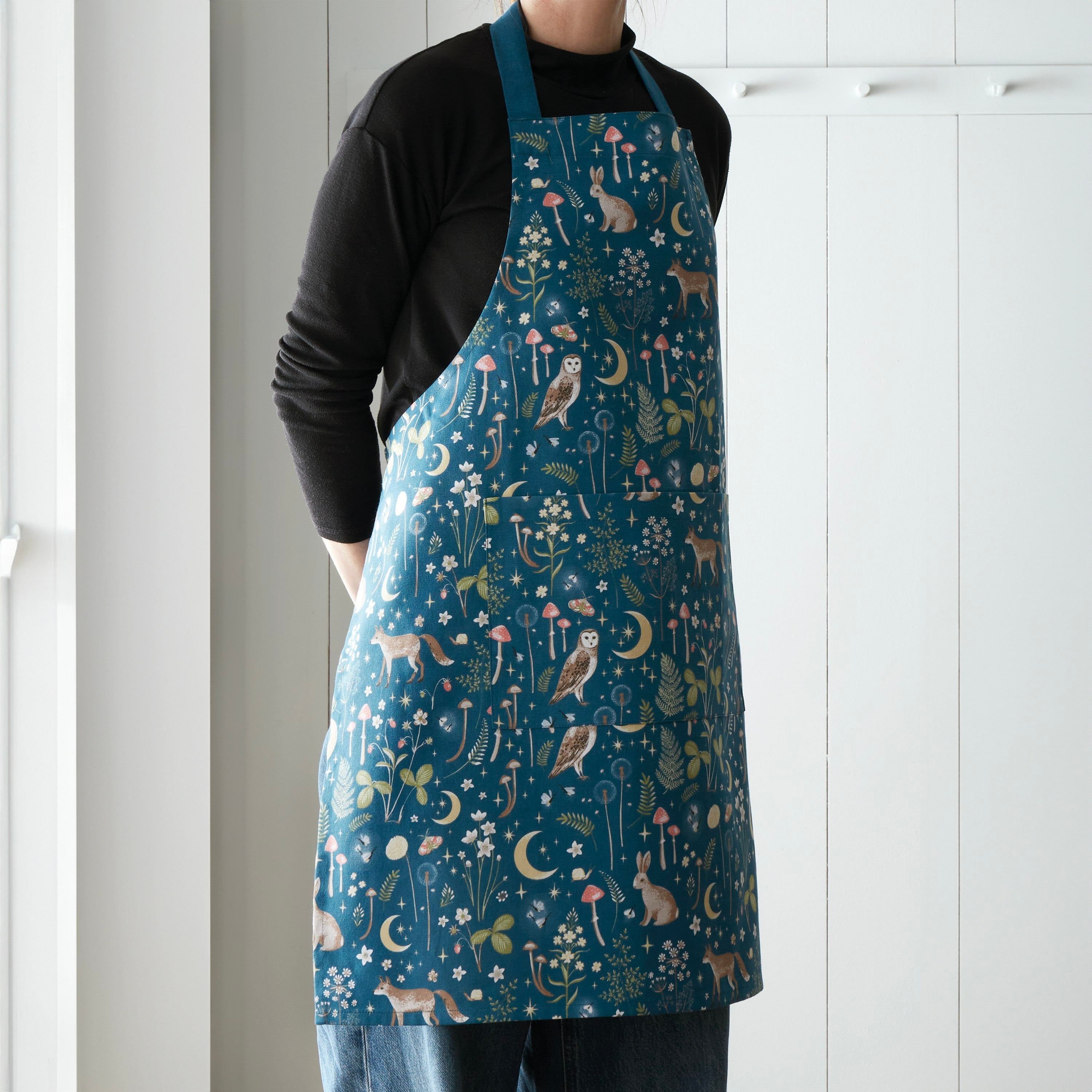 Catherine Lansfield Unisex Navy 'Enchanted Twilight Animals' Cotton Kitchen Adult Apron In - Image 4