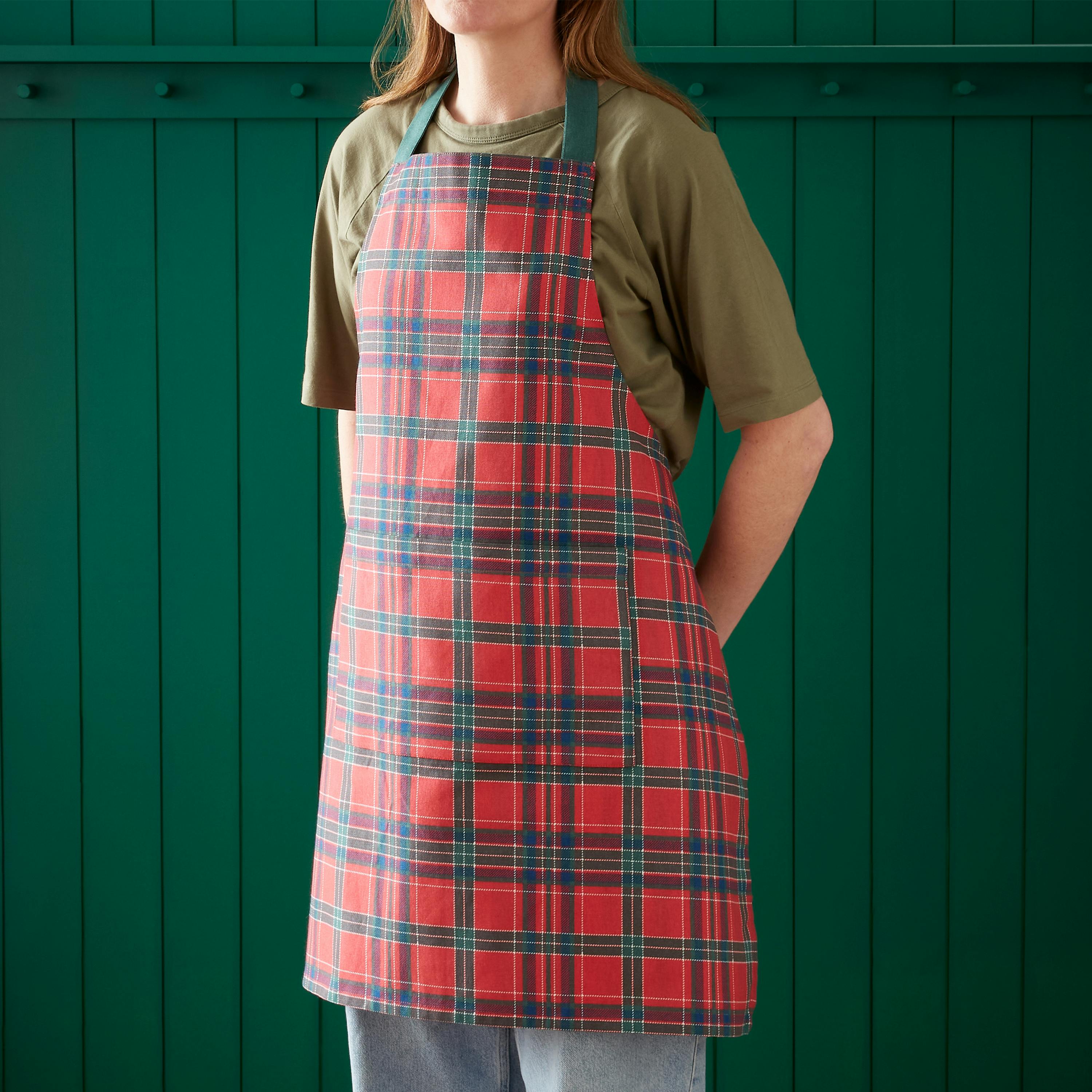 Catherine Lansfield Christmas Tartan Check 70x80cm Kitchen Adult Apron Red/Green - Image 3