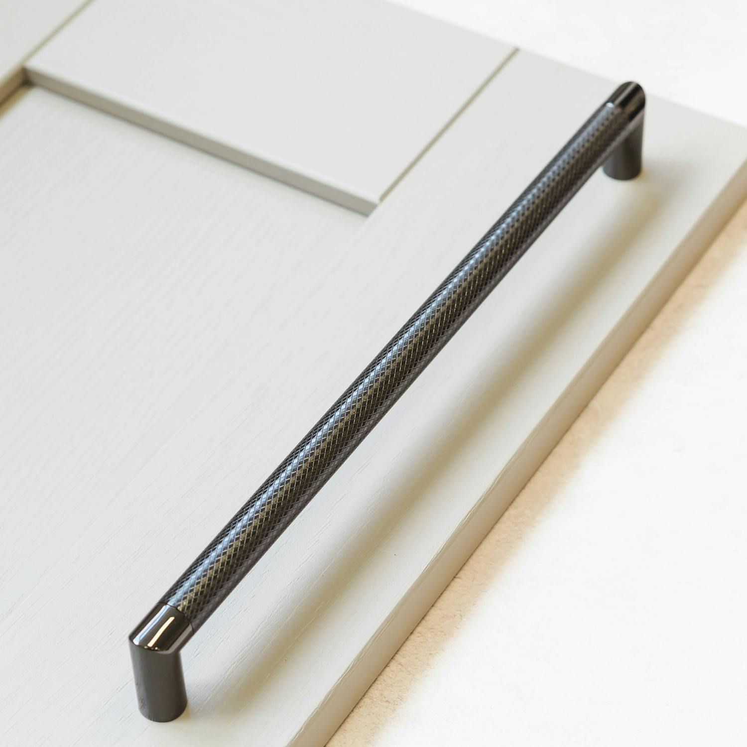 Rackhams Grey/Dark Gunmetal Knurled D Handles - 320Mm Handle - Image 4