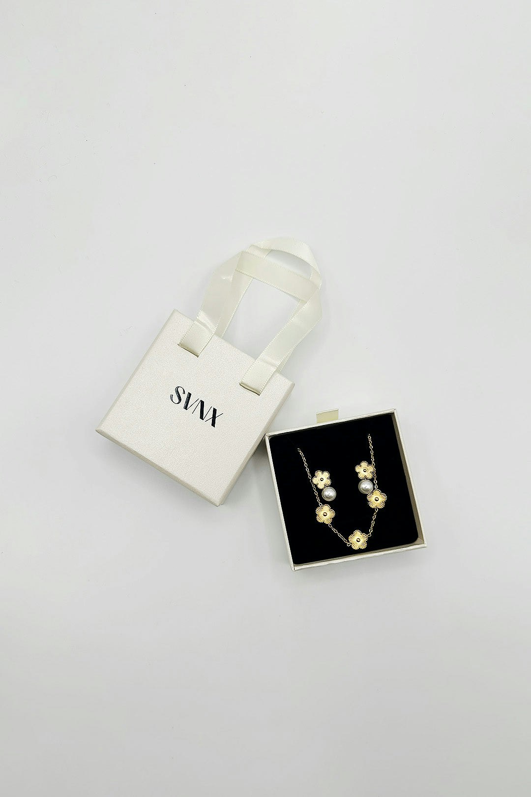 Svnx Gold/Silver Floral Pearl Stud Earrings & Bracelet In - One Size
