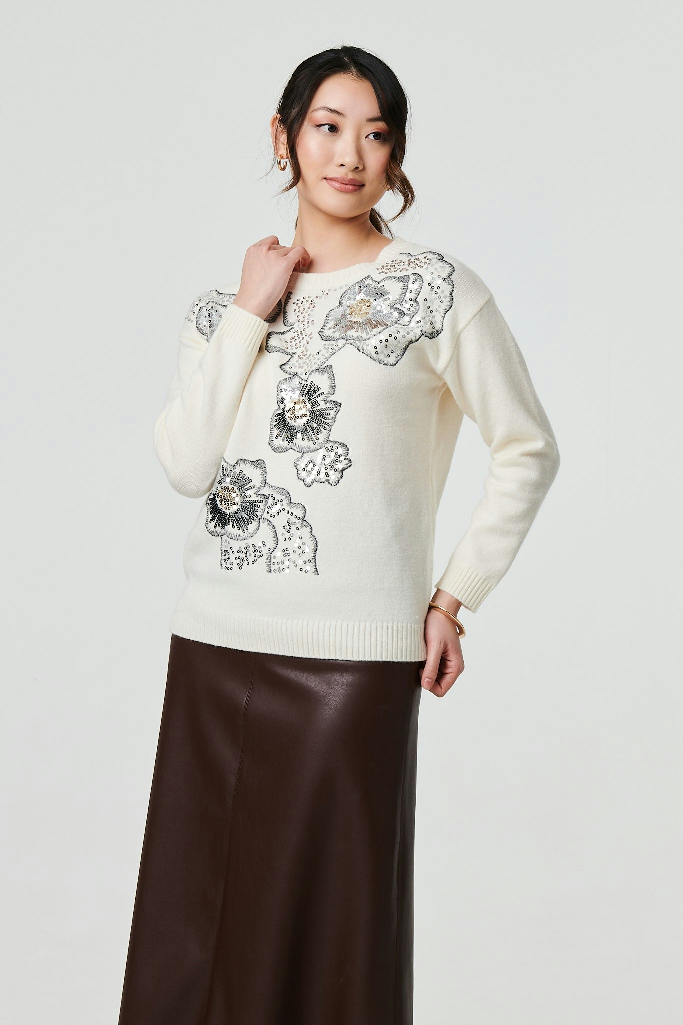 Izabel London Ivory Floral Sequin Detail Long Sleeve Jumper - M