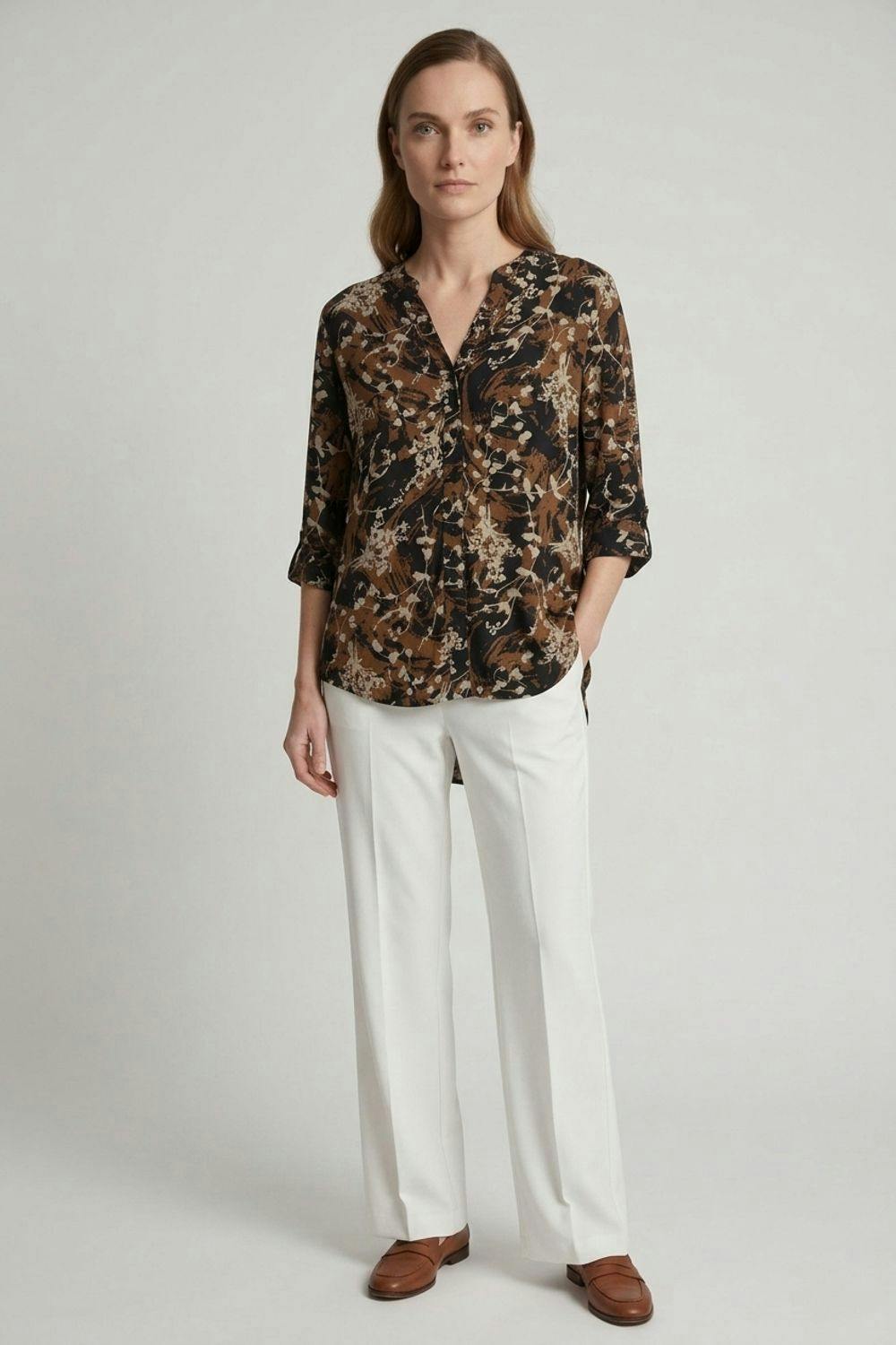 Izabel London Printed V-Neck 3/4 Sleeve Relaxed Blouse - 16 - Navy