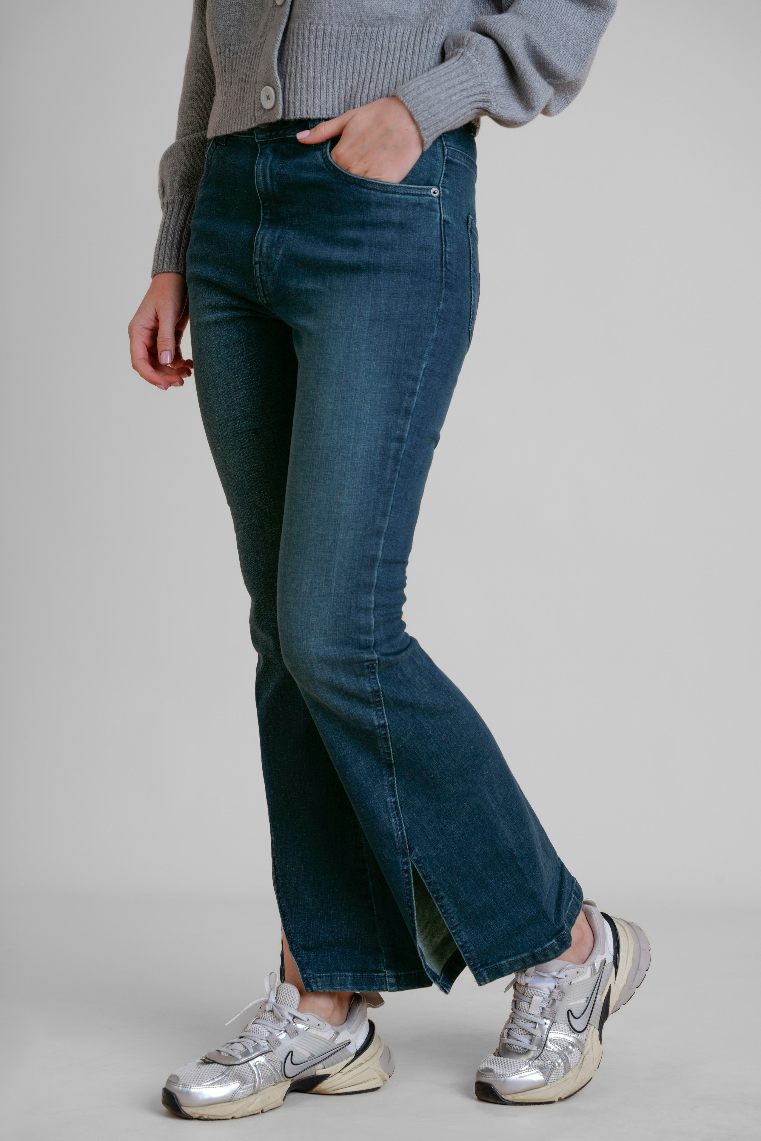 Enorsia Blue Authentic Bell Bottom Jeans - 8 - 77.4% Cotton, 14.4% Polyester, 7% Viscose, 1.2% Elastane - Deep