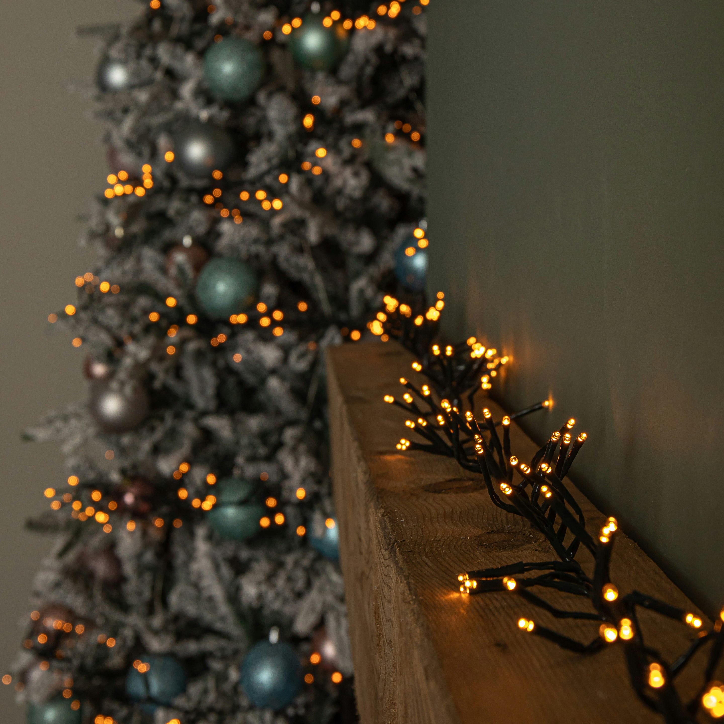 B&Q - 18.5M 1440 Led Christmas Cluster Multi-Action String Lights With Timer In Vintage Gold - Image 2