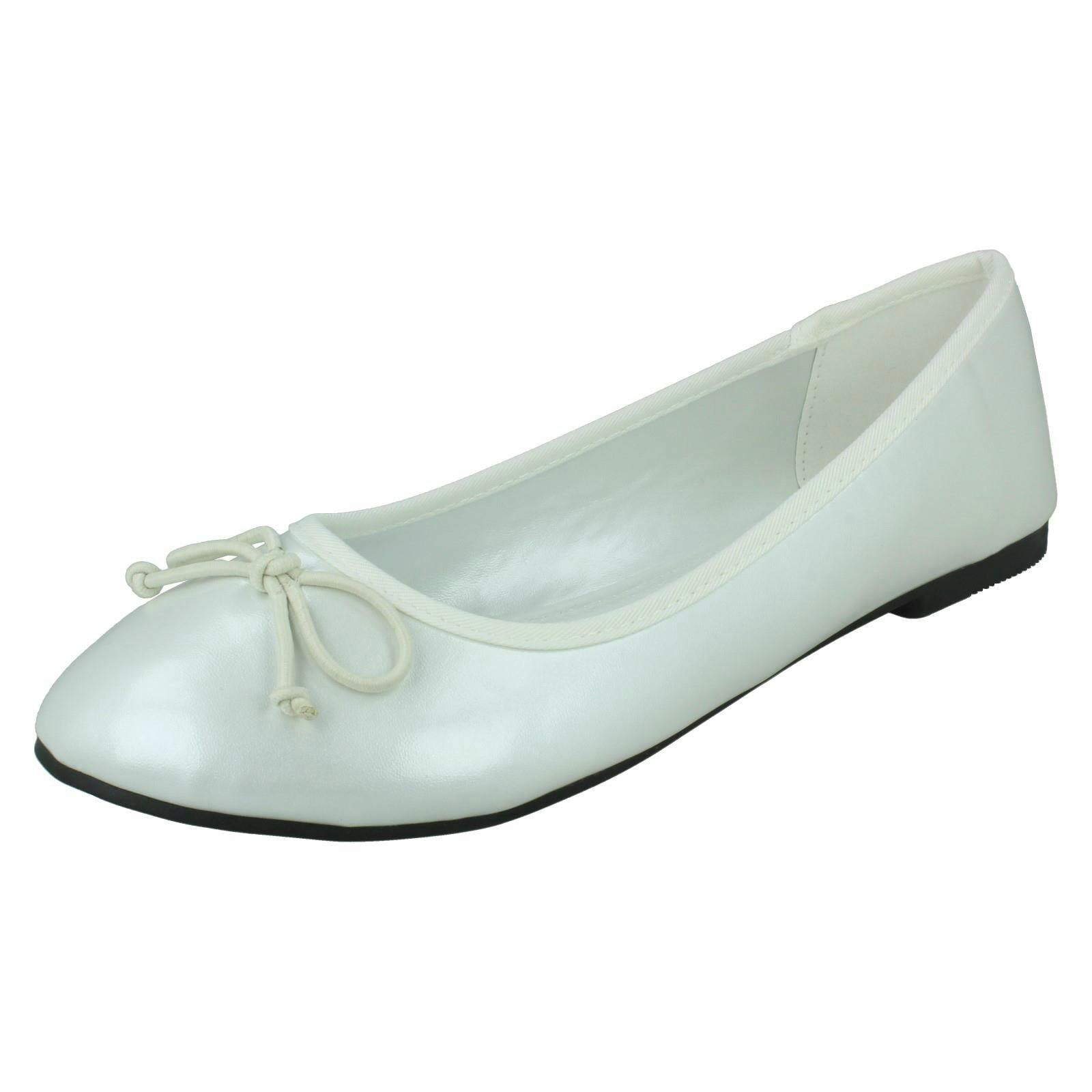 Spot On Women's White Ballerinas With Small Bow Detail F80397 - Uk 8