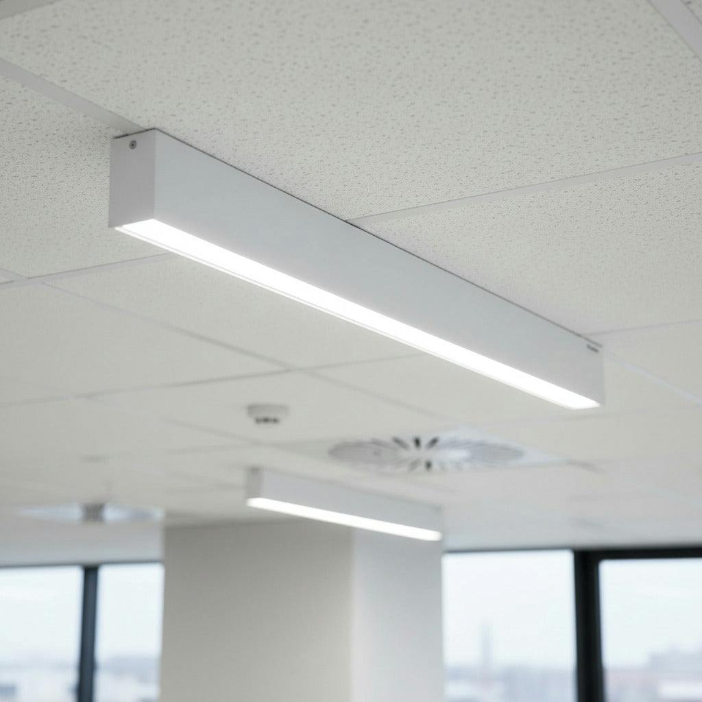 Rackhams White/Light 10 Watt 600Mm Surface Mounted Linear Led