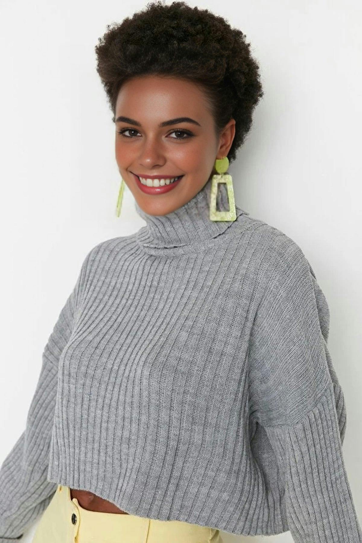 Wovcor Grey Crop Basic Knit Sweater - M