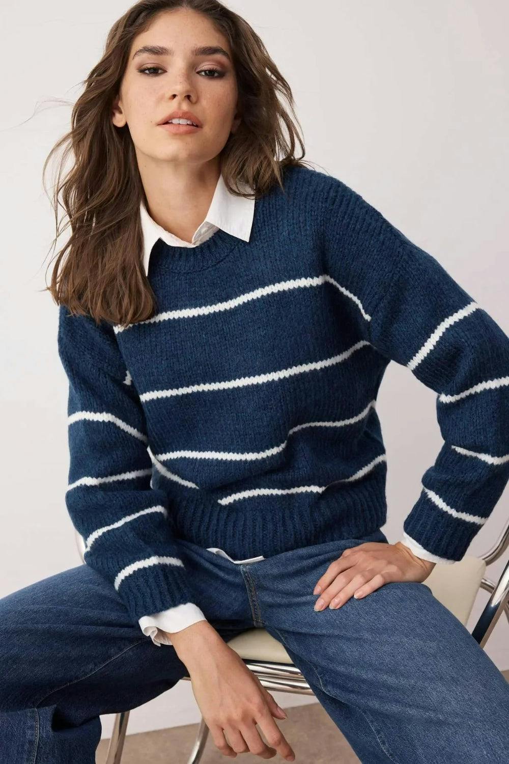Hoxton Gal Wrap Knit Sweater - Navy - M