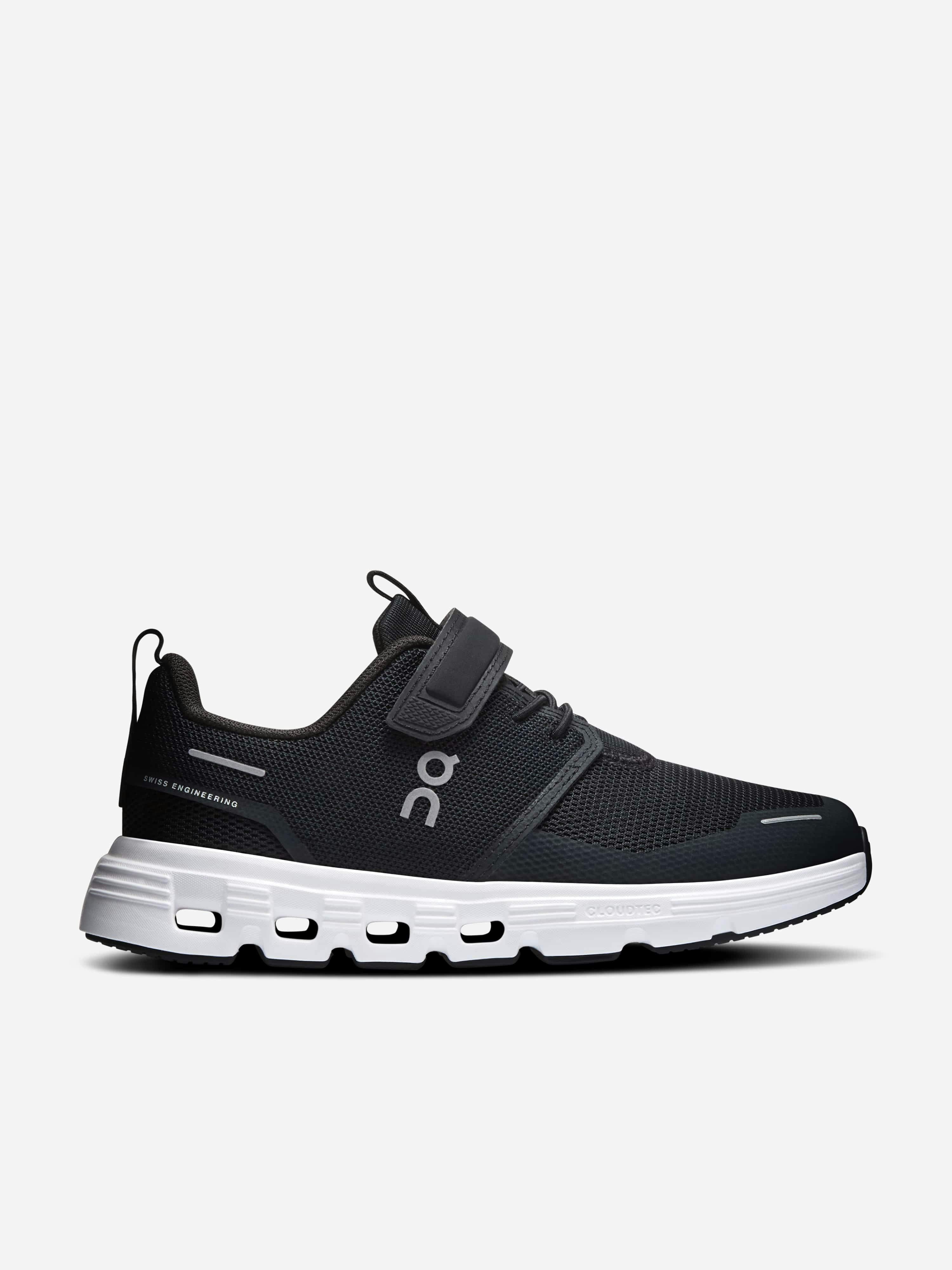 On Running Boys Black Kids Cloud Play 2 Trainers In - Eu 29 Uk 11 Us 11.5
