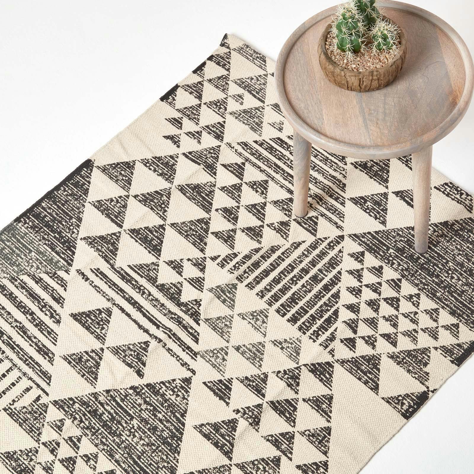 Homescapes Black Delphi Geometric Style 100% Cotton Printed Rug - 90 X 150 Cm