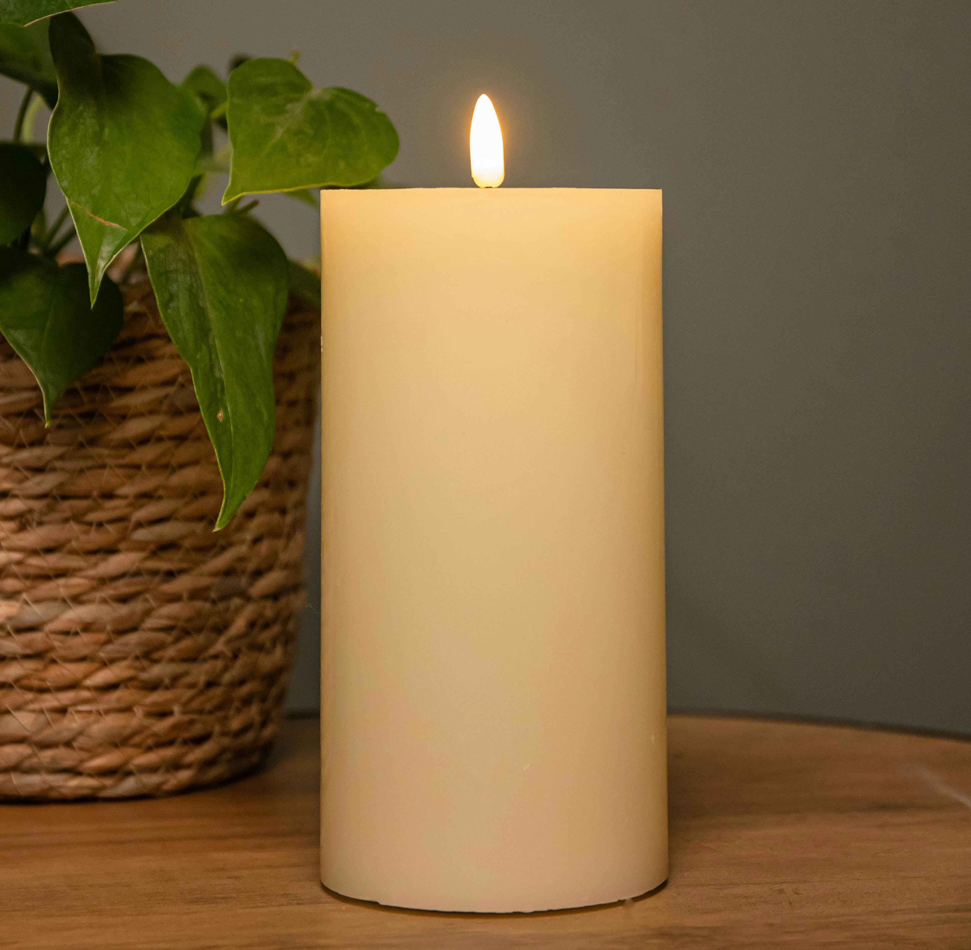 Rackhams Cream/White X 18Cm Wax Melted Pool Effect Candle With Timer Function And Warm Led 9Cm