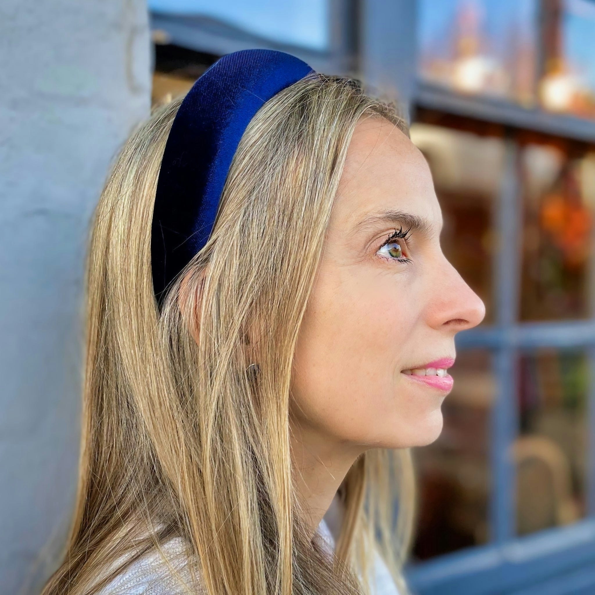 Queenmee Accessories Blue Padded Headband In Velvet - Navy