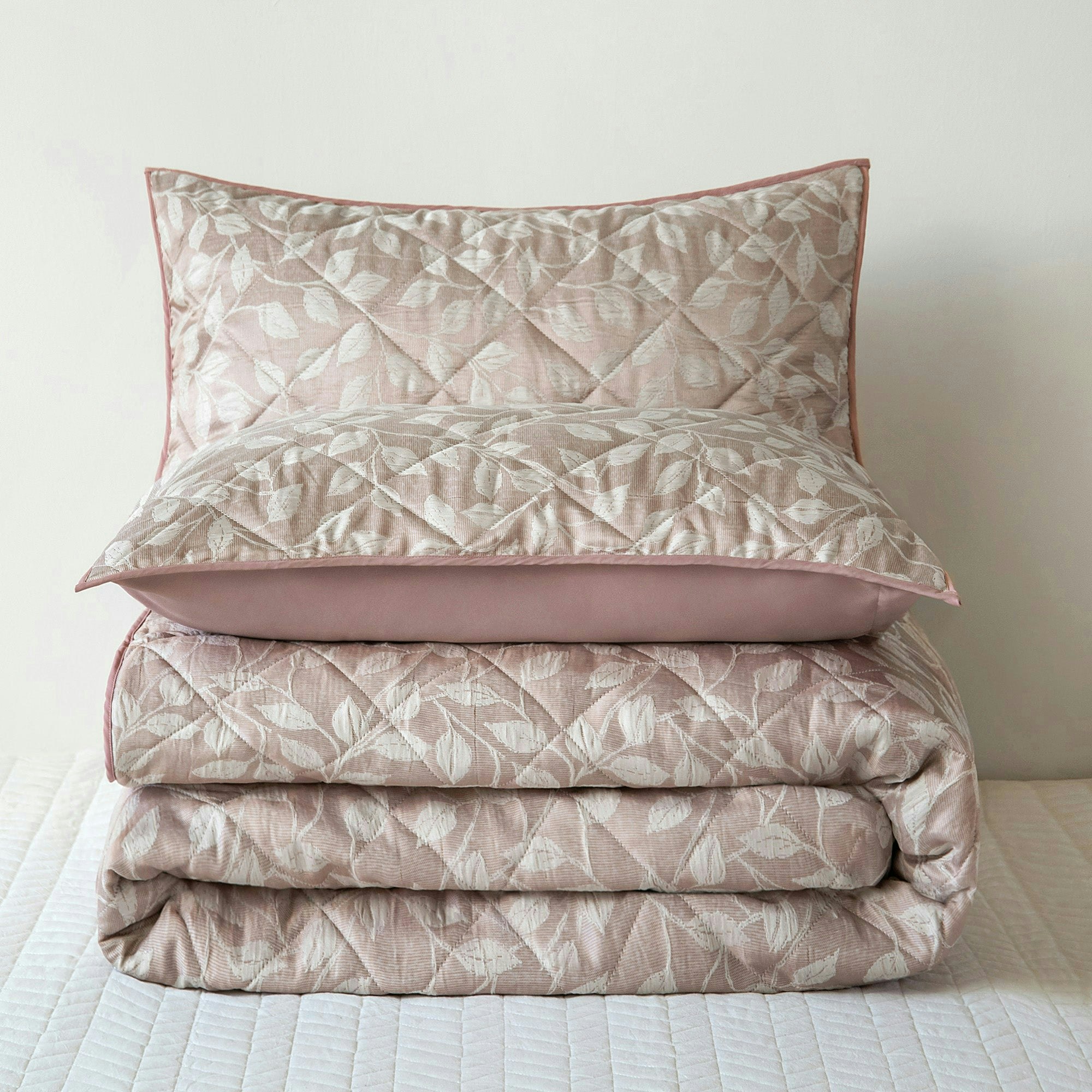 Rackhams Florette Luxury Jaquard Floral Quilted Bedspread Set - Multi - Double