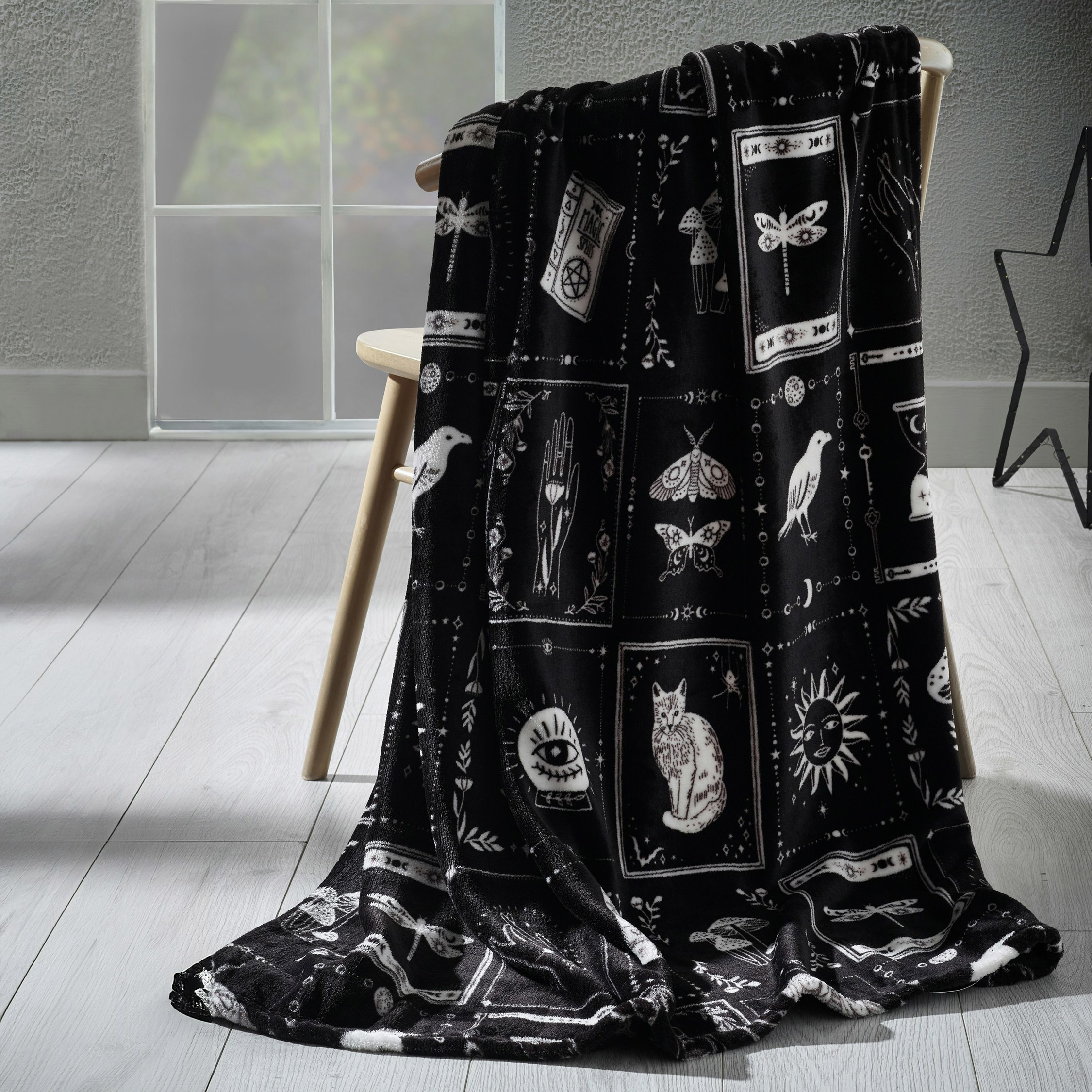Catherine Lansfield Black Enchanted Witchcraft Cosy Fleece Blanket Throw - 130 X 170 Cm