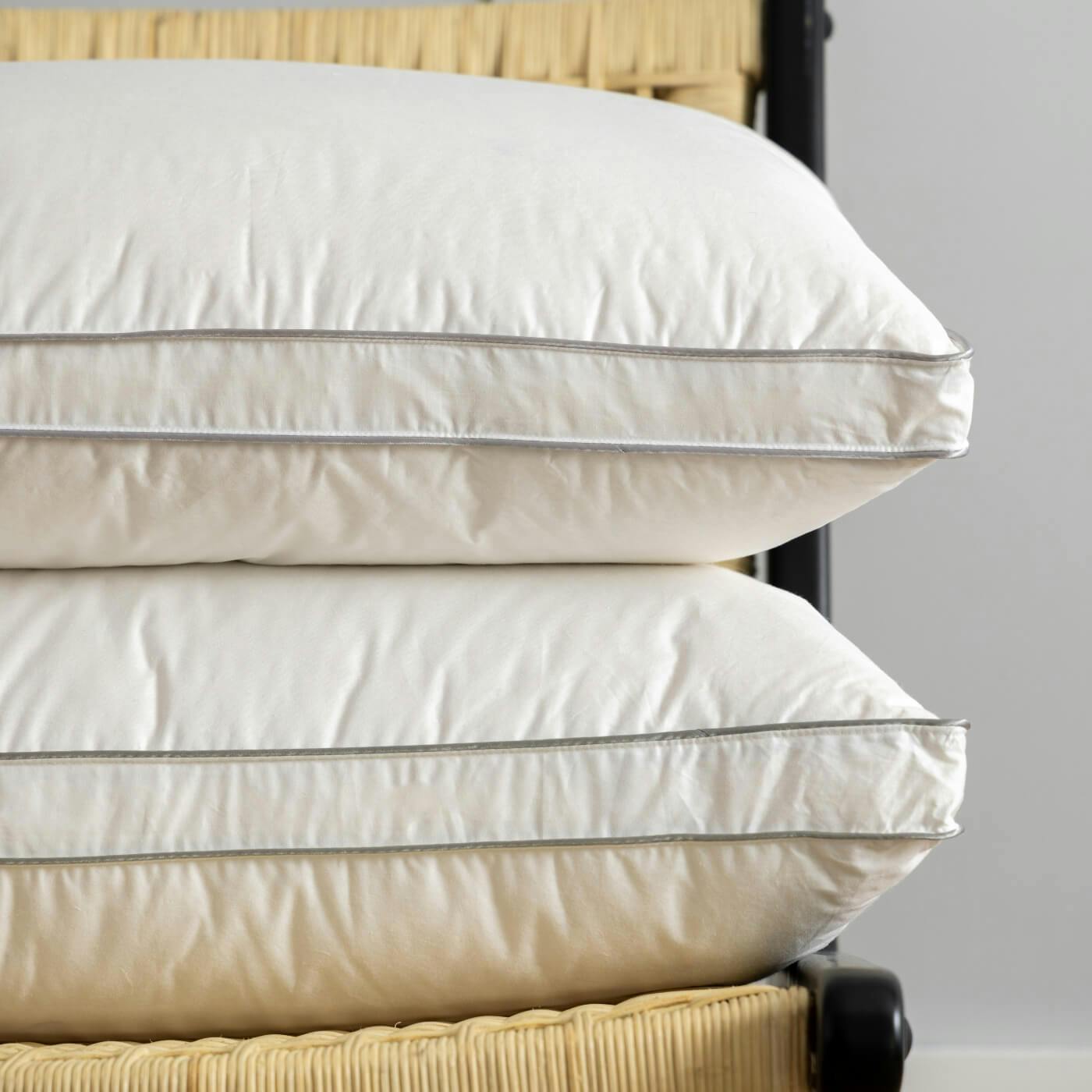 Soak&Sleep Light 80% Goose Down Pillows - Firm - Standard - Pair