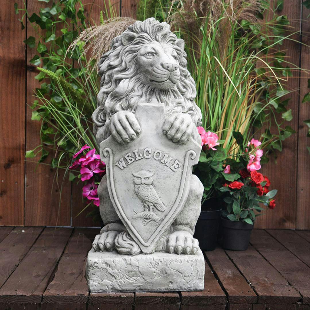 Osn Majestic Gatepost Lion Status With Welcome Shield