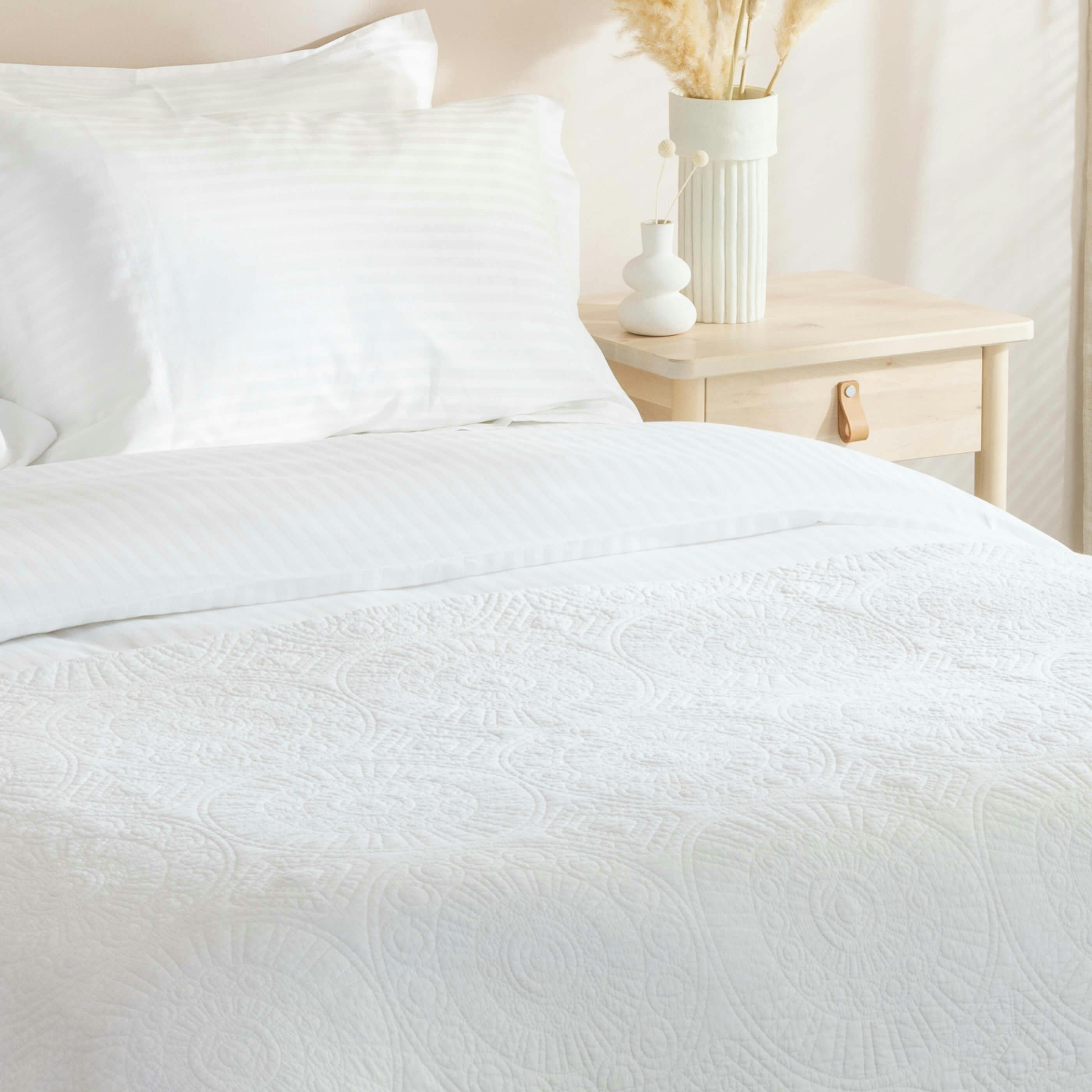 Soak&Sleep White Cotton Quilted Bedspread - King | Superking