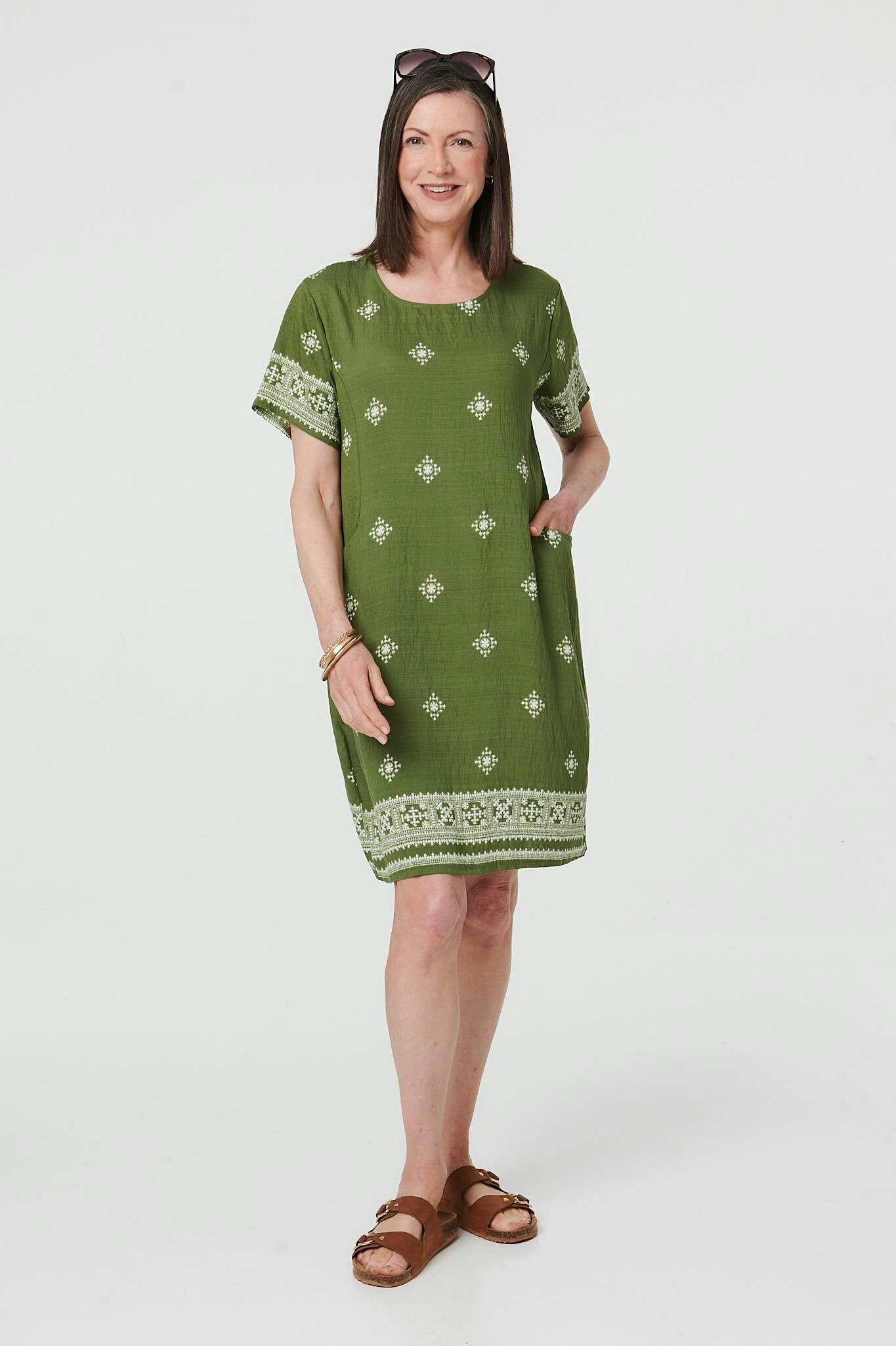 Izabel London Green Border Print Knee Length Shift Dress - 12