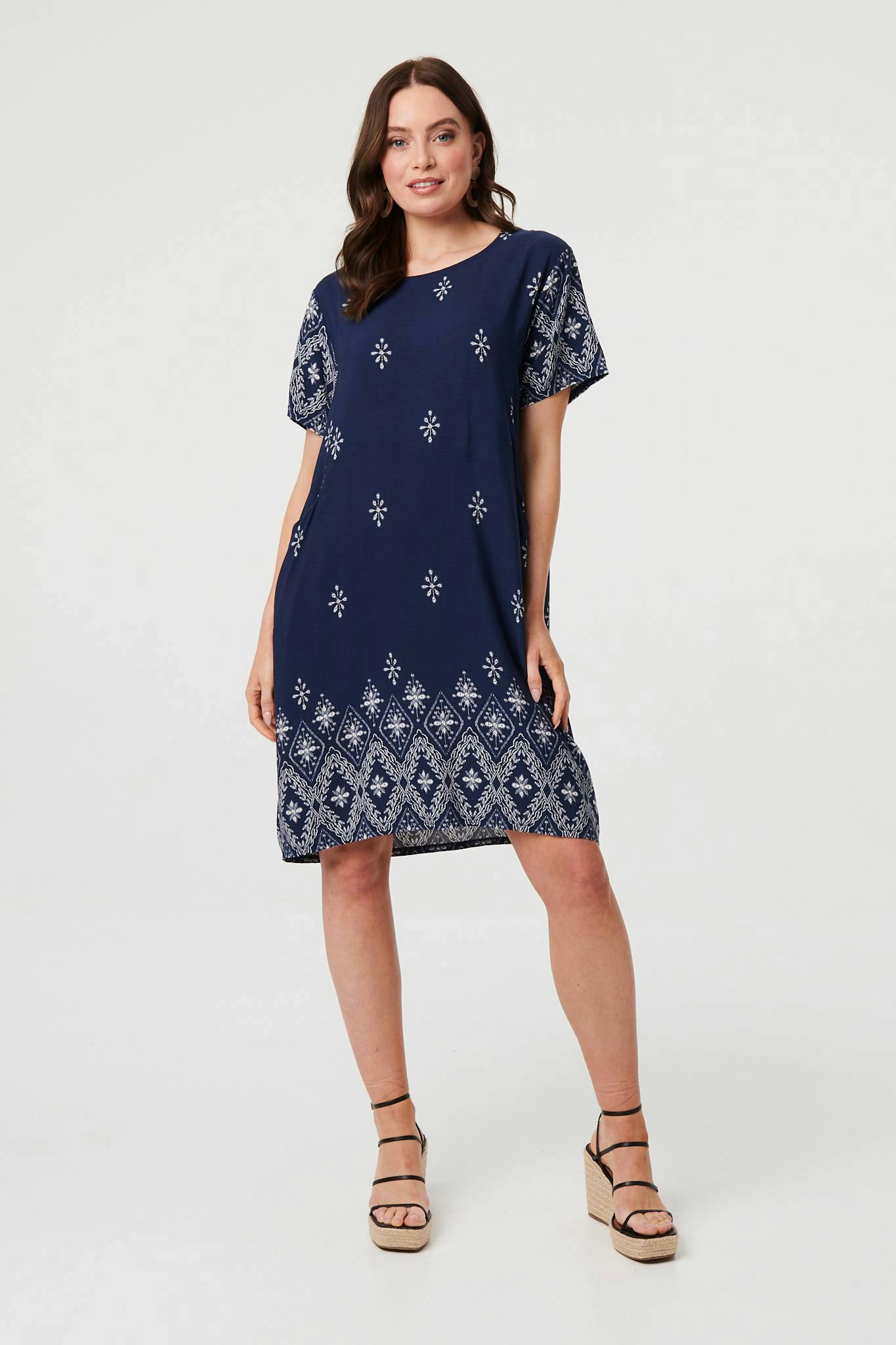 Izabel London Border Print Shift Knee Length Dress - 8 - Navy