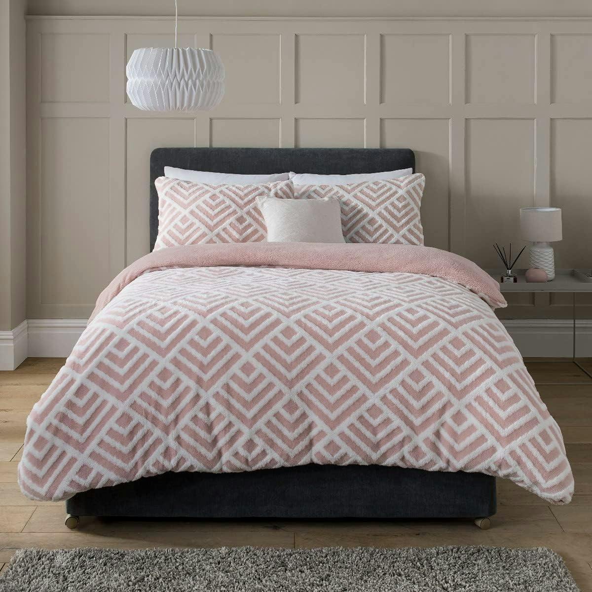 Smart Living Green Luxurious Geo Jacquard Fleece Duvet Cover With Pillowcases - Blush - Single (135Cm X 200Cm)