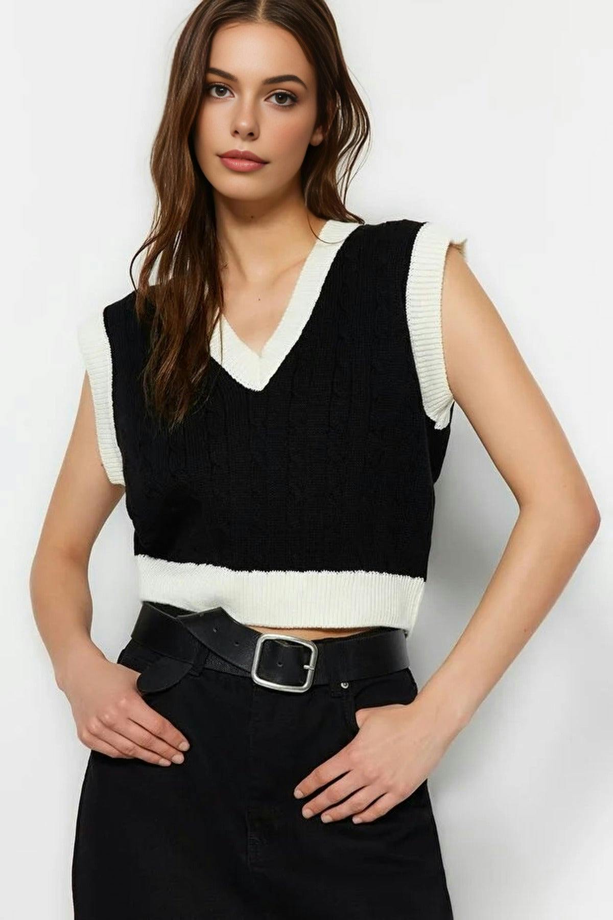 Wovcor Black Crop Color-Block Hair Knit Sweater - S