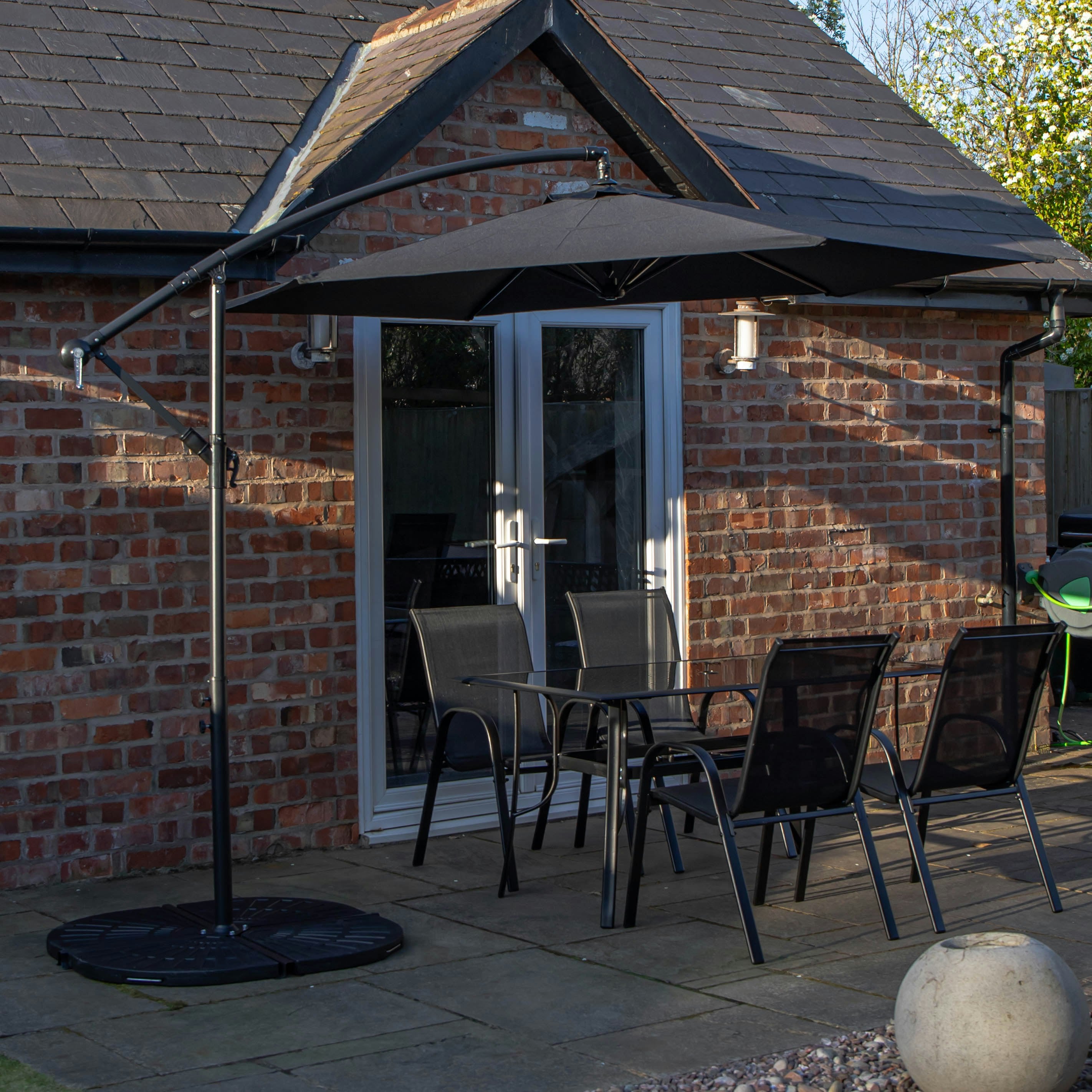Rackhams Black Outdoor 4 Person Rectangular Glass Top Garden Dining Table Chairs With Banana Parasol And Base - Outdoor Furniture Sets