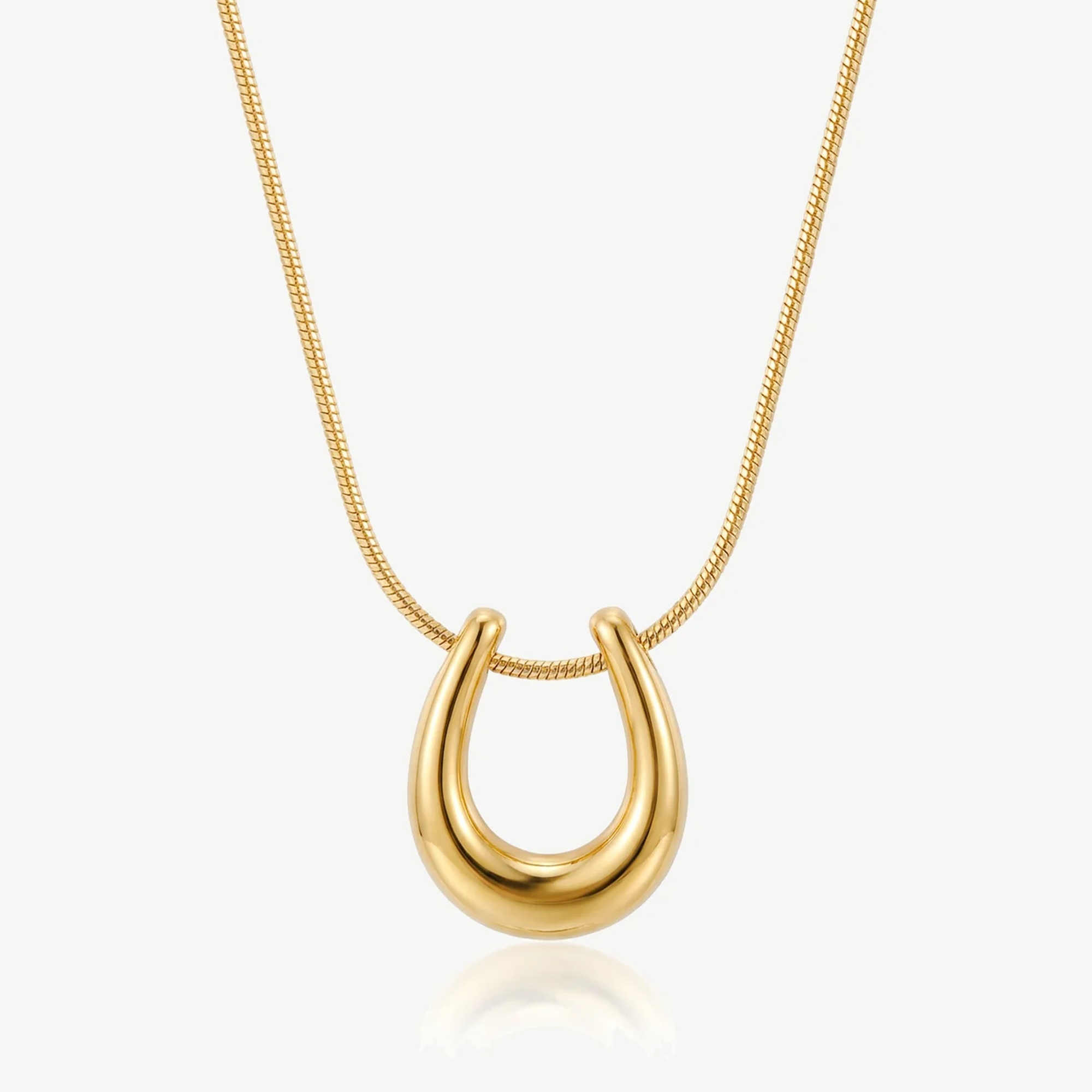 Muchv Gold Chunky Horseshoe Pendant Necklace