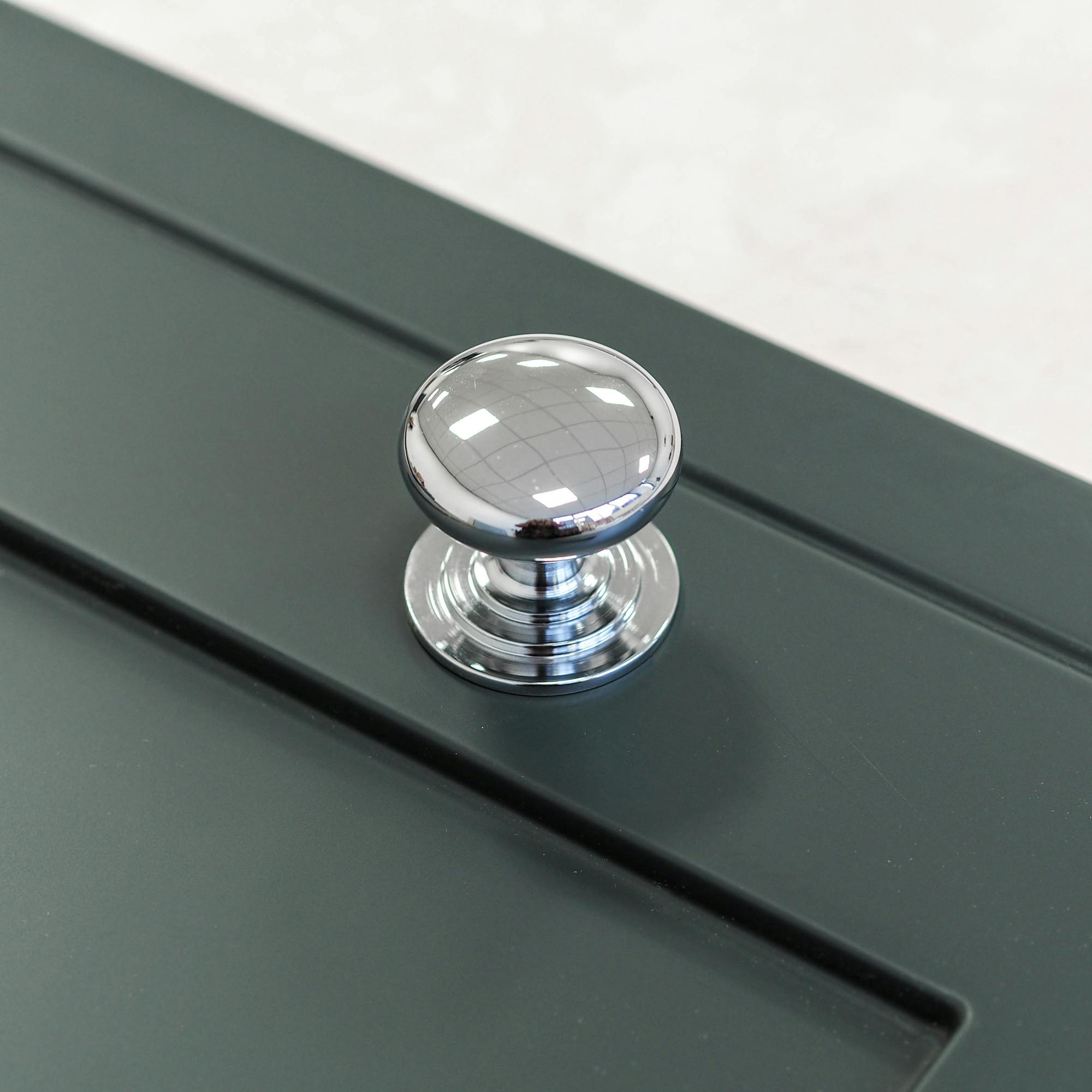Rackhams Light Polished Chrome Knobs And Coordinating Handle - 42Mm Knob