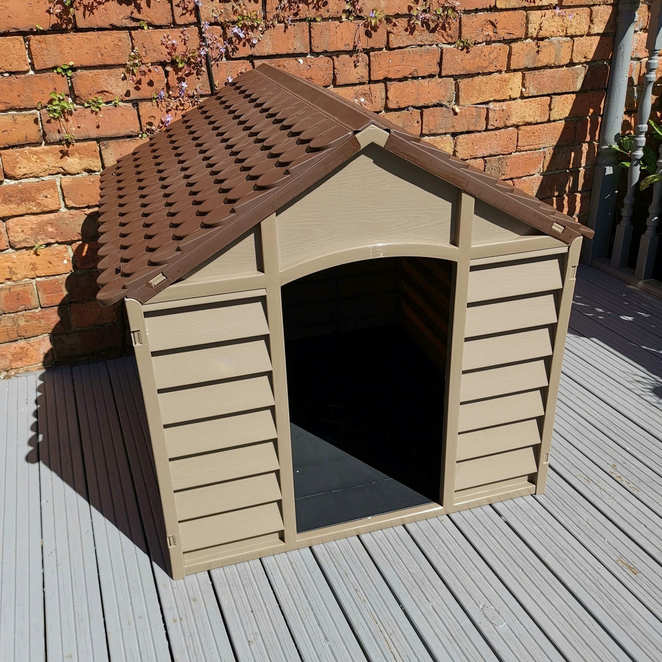 Samuel Alexander Brown Plastic Dog Kennel / House In – 86Cm X 84Cm X 82Cm - Dog Kennels & Runs Extra Large