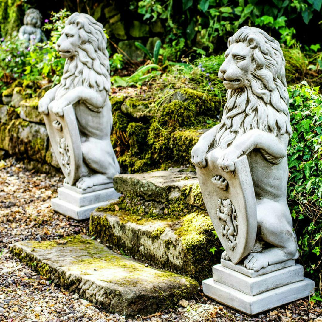 Osn Pair Of Large Garden Gateway Lion Statues With Shields