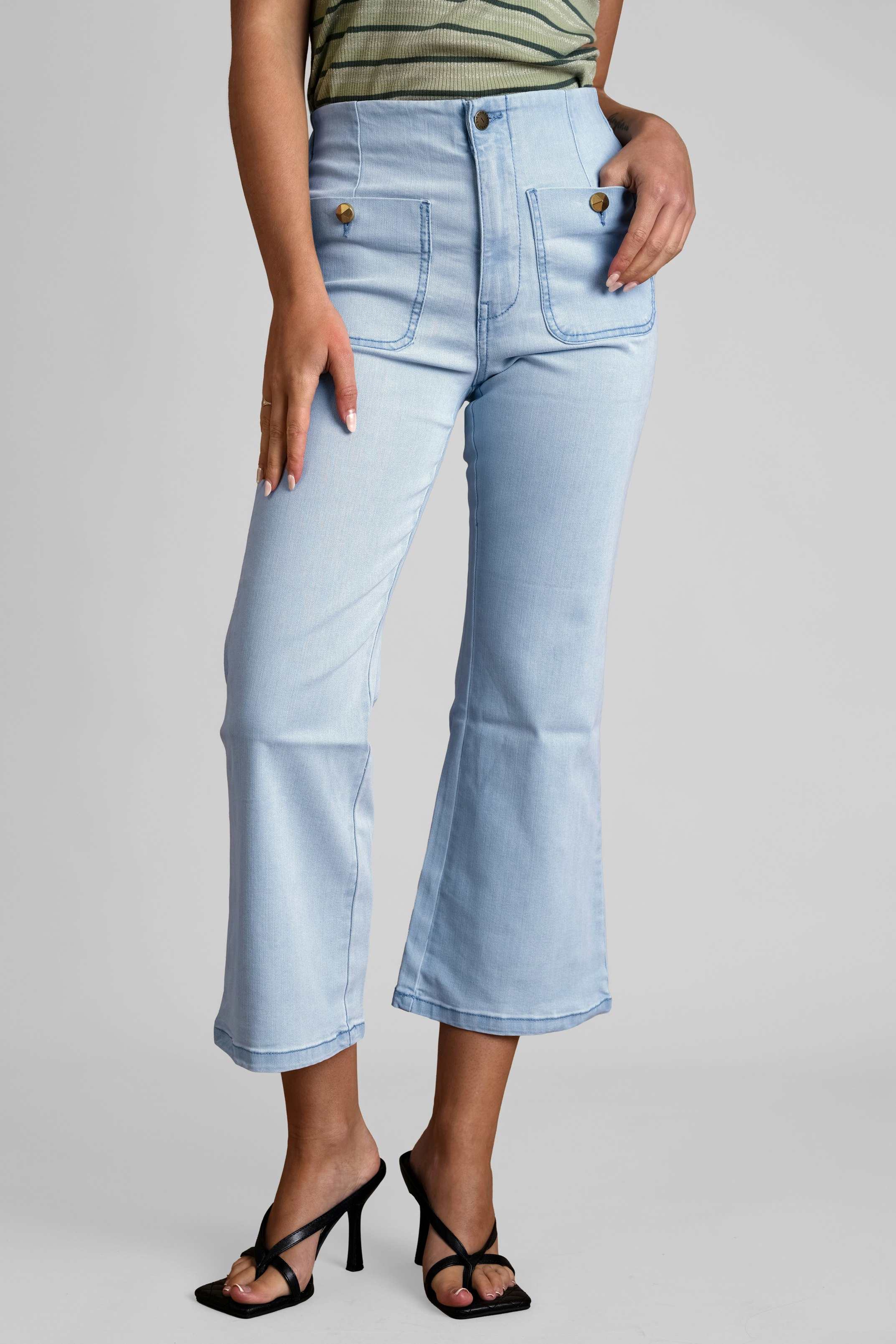 Enorsia Light/Blue Cropped Flared Buttoned Jeans - 14 - 79% Cotton, 18.8% Polyester, 2.2% Elastane