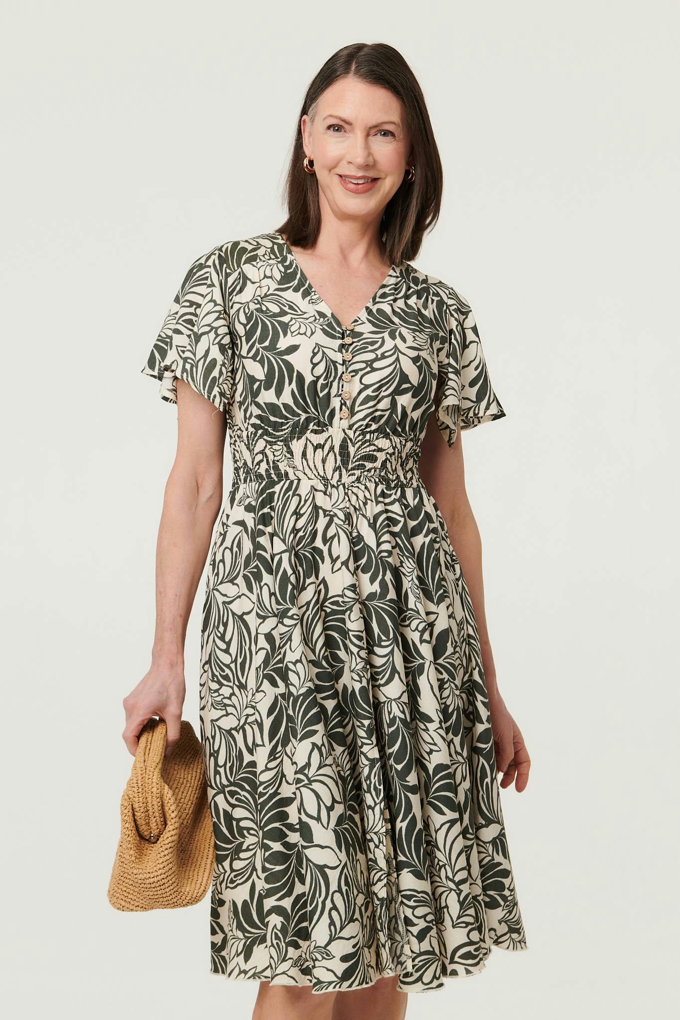 Izabel London Light Leaf Print Shirred Knee Length Dress - 8 - Khaki