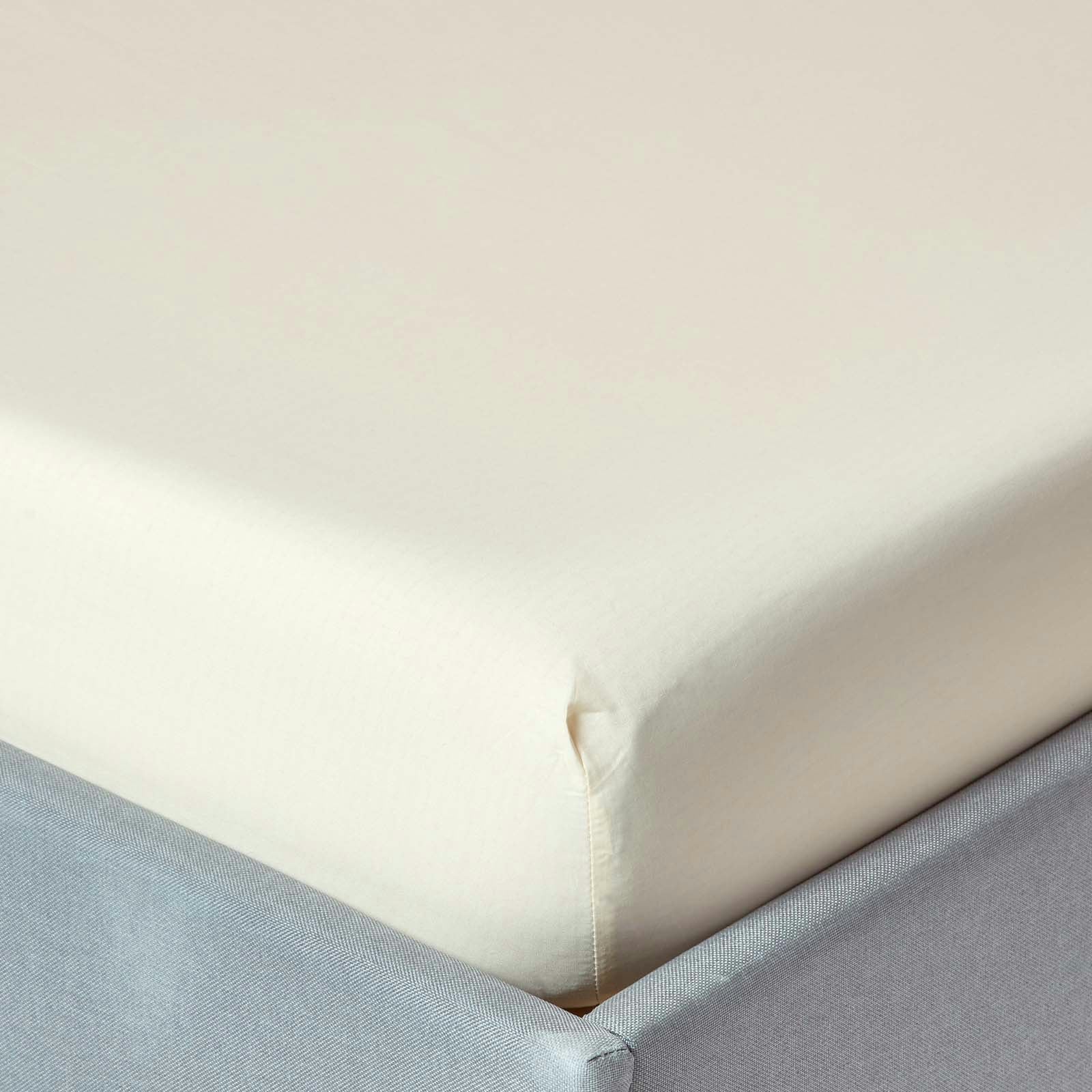 Homescapes Cream Crisp & Cool 200 Tc Egyptian Cotton Percale Fitted Sheet – 46 Cm Extra Deep - Double