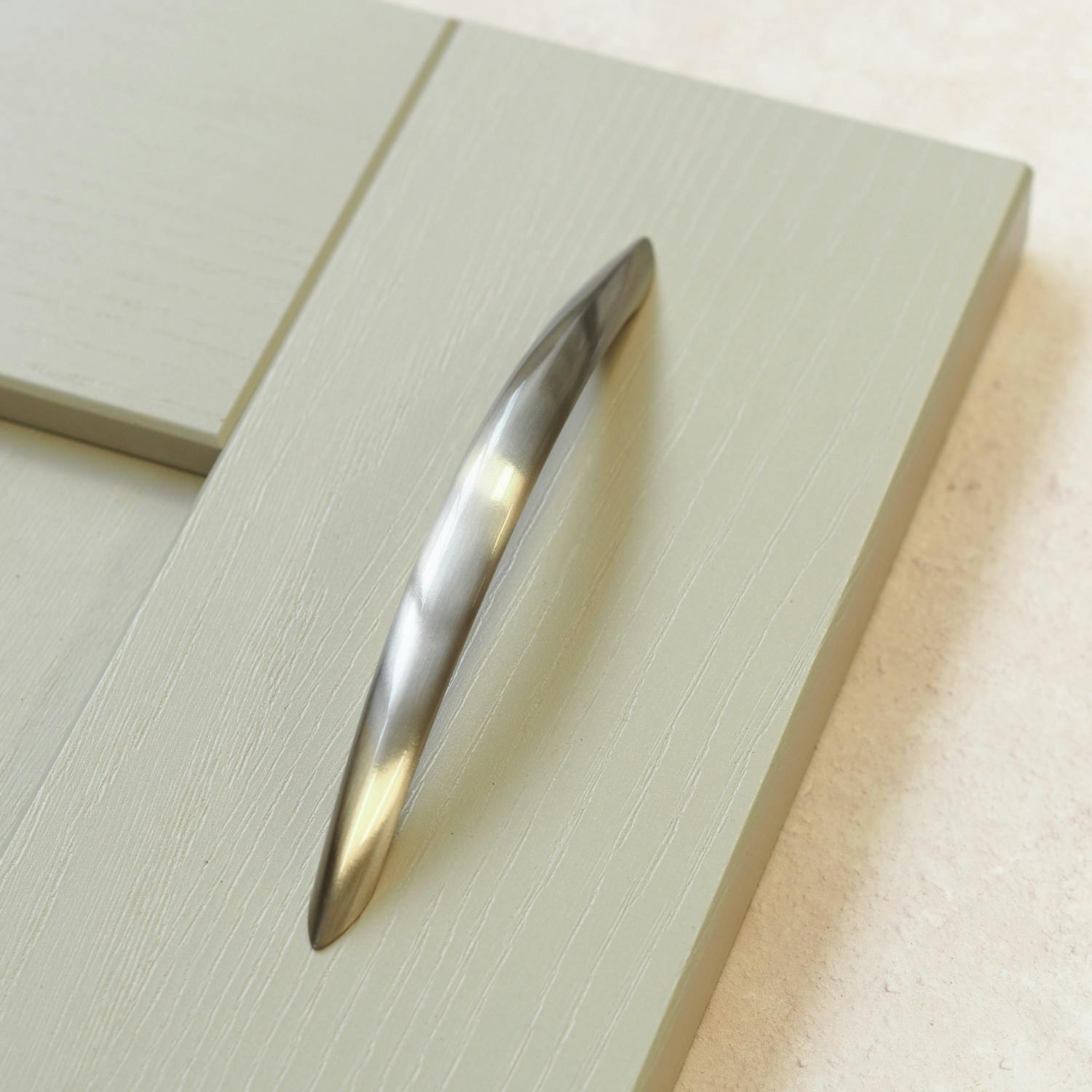 Rackhams Brushed Nickel Flat Bow Handles - 128Mm Handle