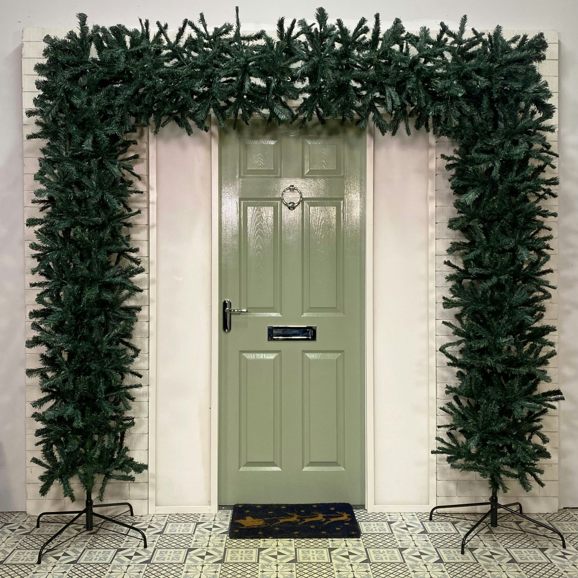 Samuel Alexander 8Ft (2.4M) Indoor Outdoor Artificial Christmas Tree Arch In Green - Image 5