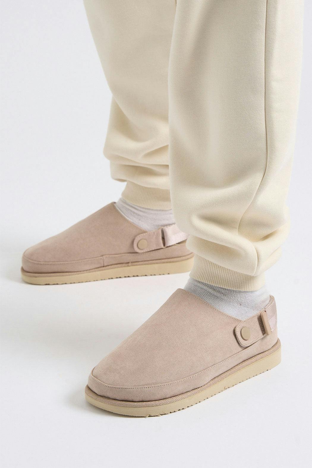 Urban Bliss Women's Beige Chunky Sling Back Clogs - 5