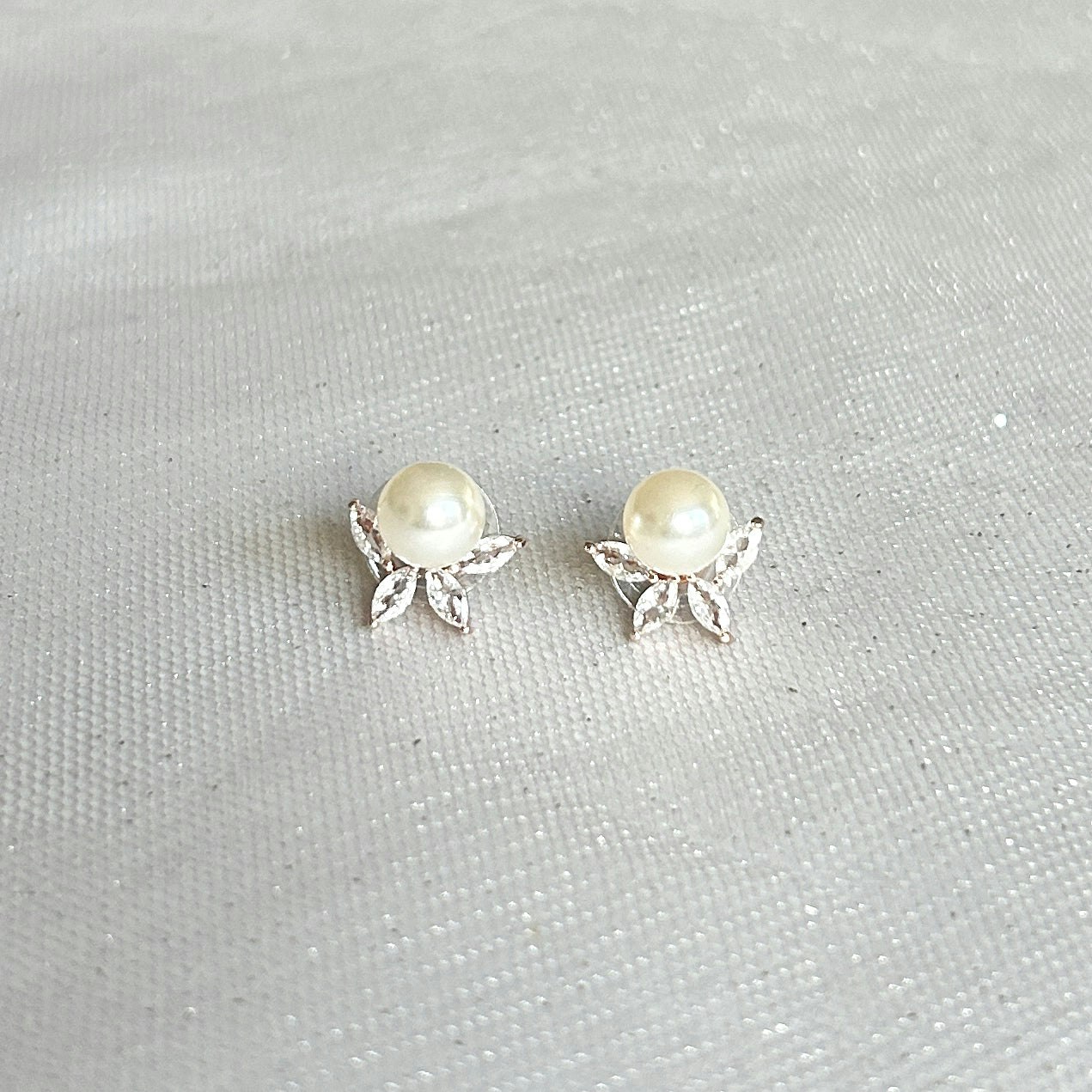 Queenmee Accessories Gold Pearl Stud Earrings With Crystal Vintage Inspired Earrings - Rose