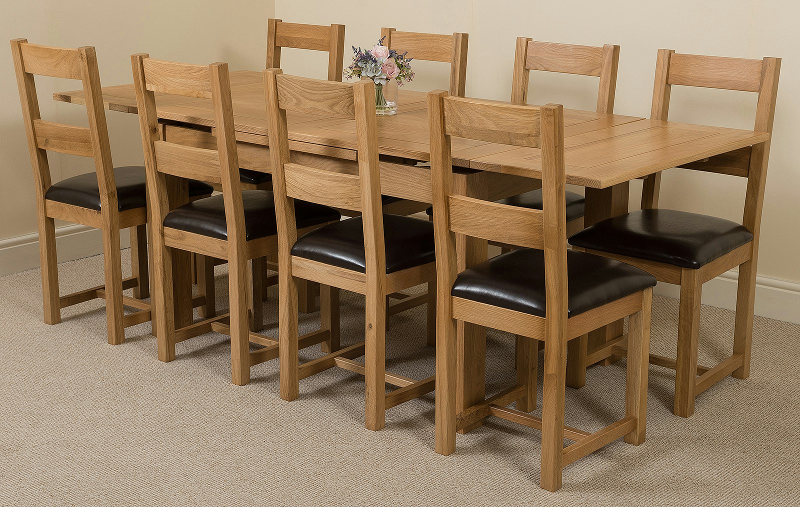 That's Furniture Brown/Grain Richmond Medium Oak Extendable Dining Table With Lincoln Oak Chairs - Natural Oak - 8 Chairs