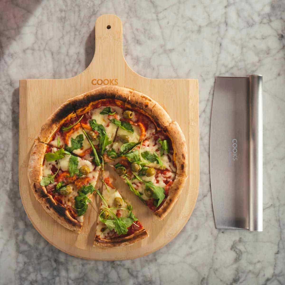Cooks Professional Pizza Board And Cutter Set - Image 3