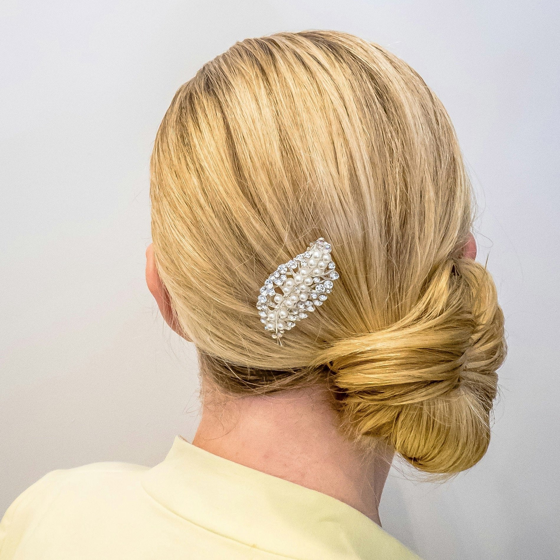 Queenmee Accessories Silver Pearl Hair Clip With Diamante
