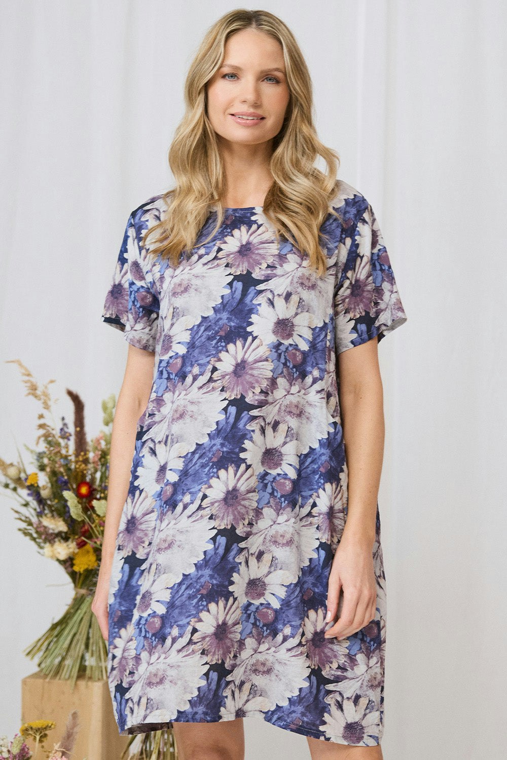 Izabel London Blue Floral Short Sleeve Knee Length Shift Dress - M