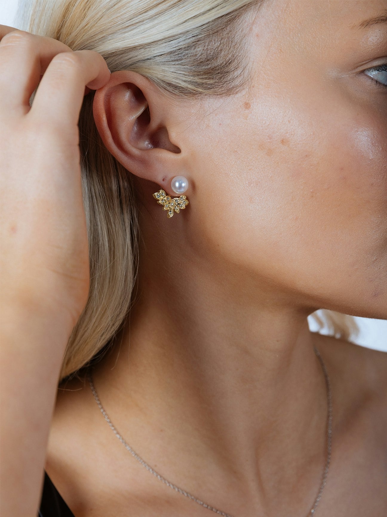SVNX Women's Pearl Leaf Earrings in Light Gold - Gift Boxed - Image 5