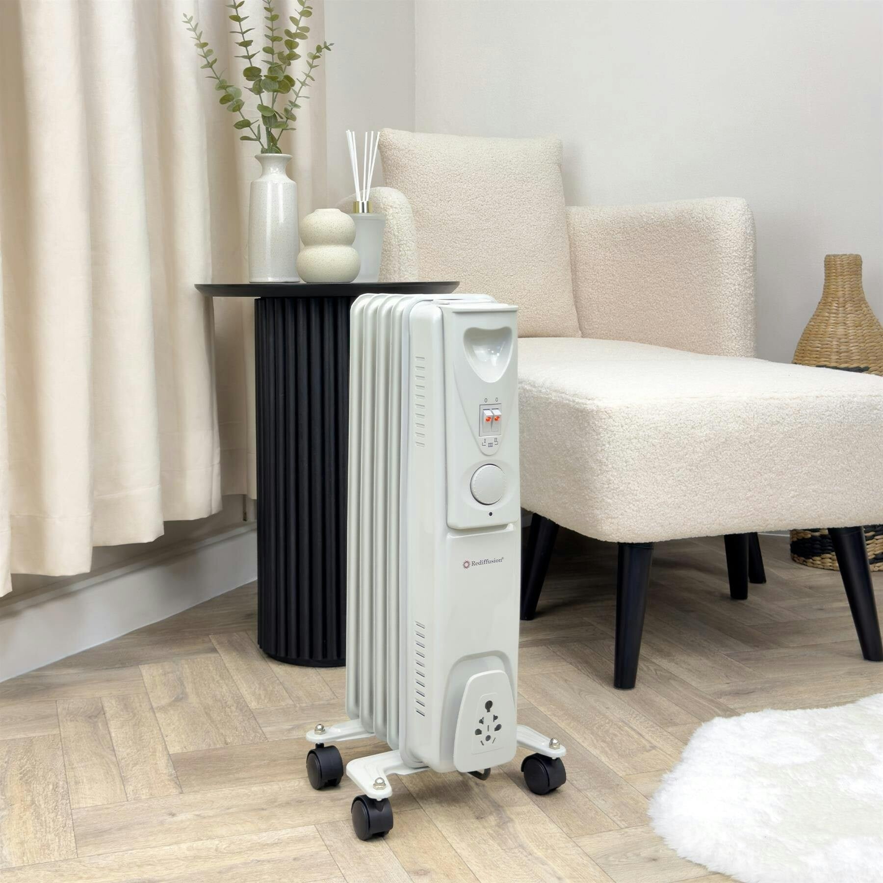 Rediffusion Unisex White 1000W Oil Filled Radiator In - Image 4