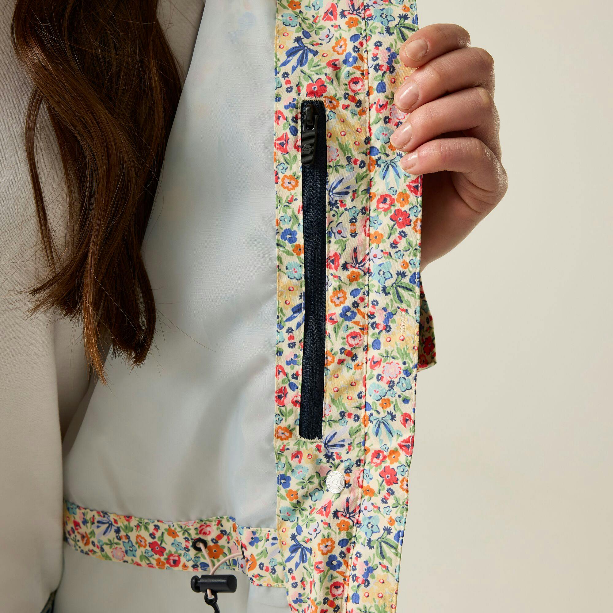 Regatta Women's Cream / Cath Kidston Ditsy Floral Long Length Waterproof Jacket - Harmony - 14 Uk - Harmony - 100% Mixed