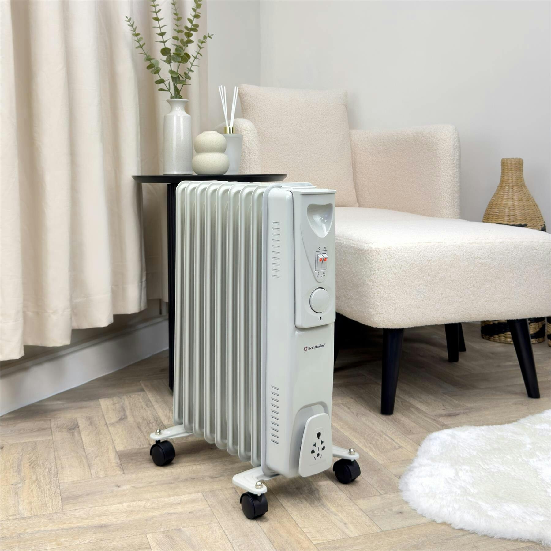 Rediffusion Unisex White 2000W Oil Filled Radiator In Large - Image 2