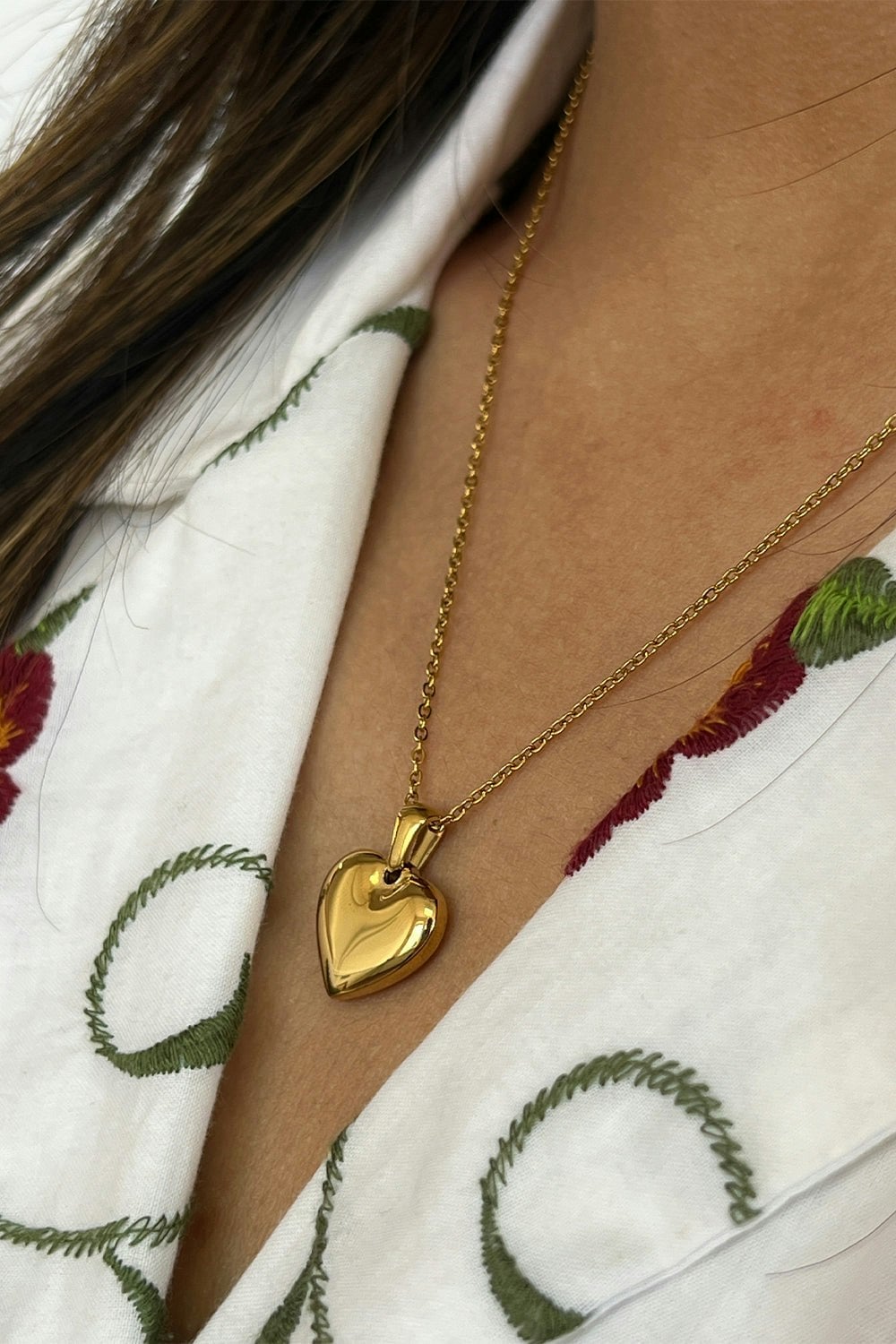Svnx Women's Gold Heart Pendant Necklace In - Gift Boxed - Image 3