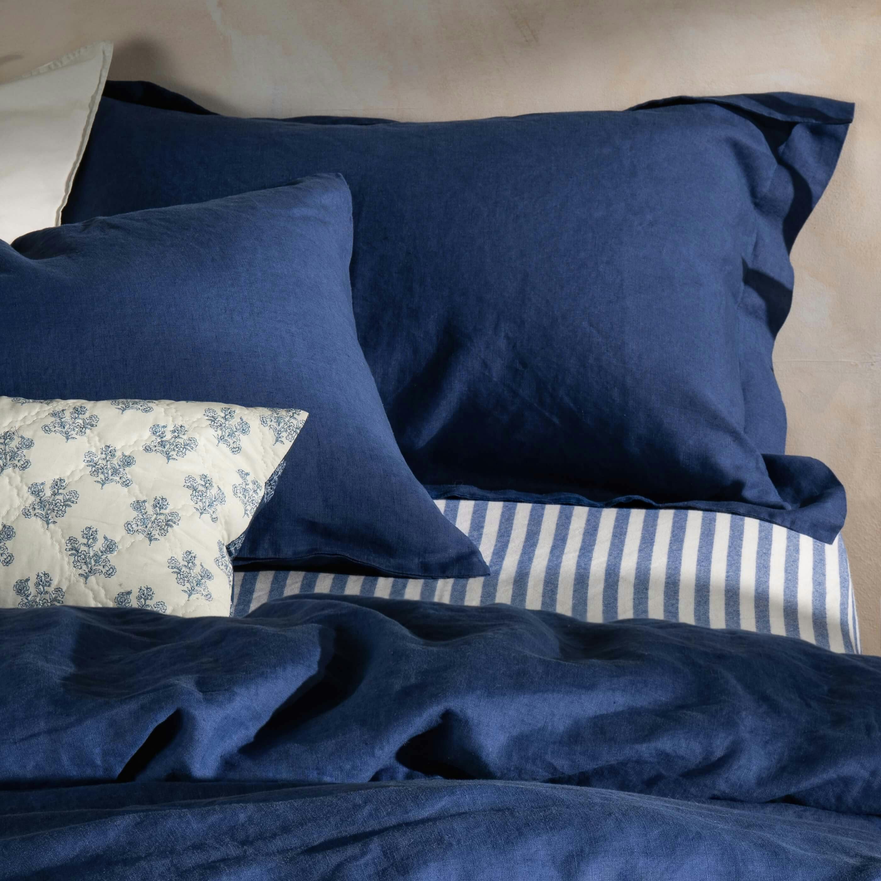 Soak&Sleep Blue Mediterranean French Linen Pillowcases - Standard - Pair - Oxford