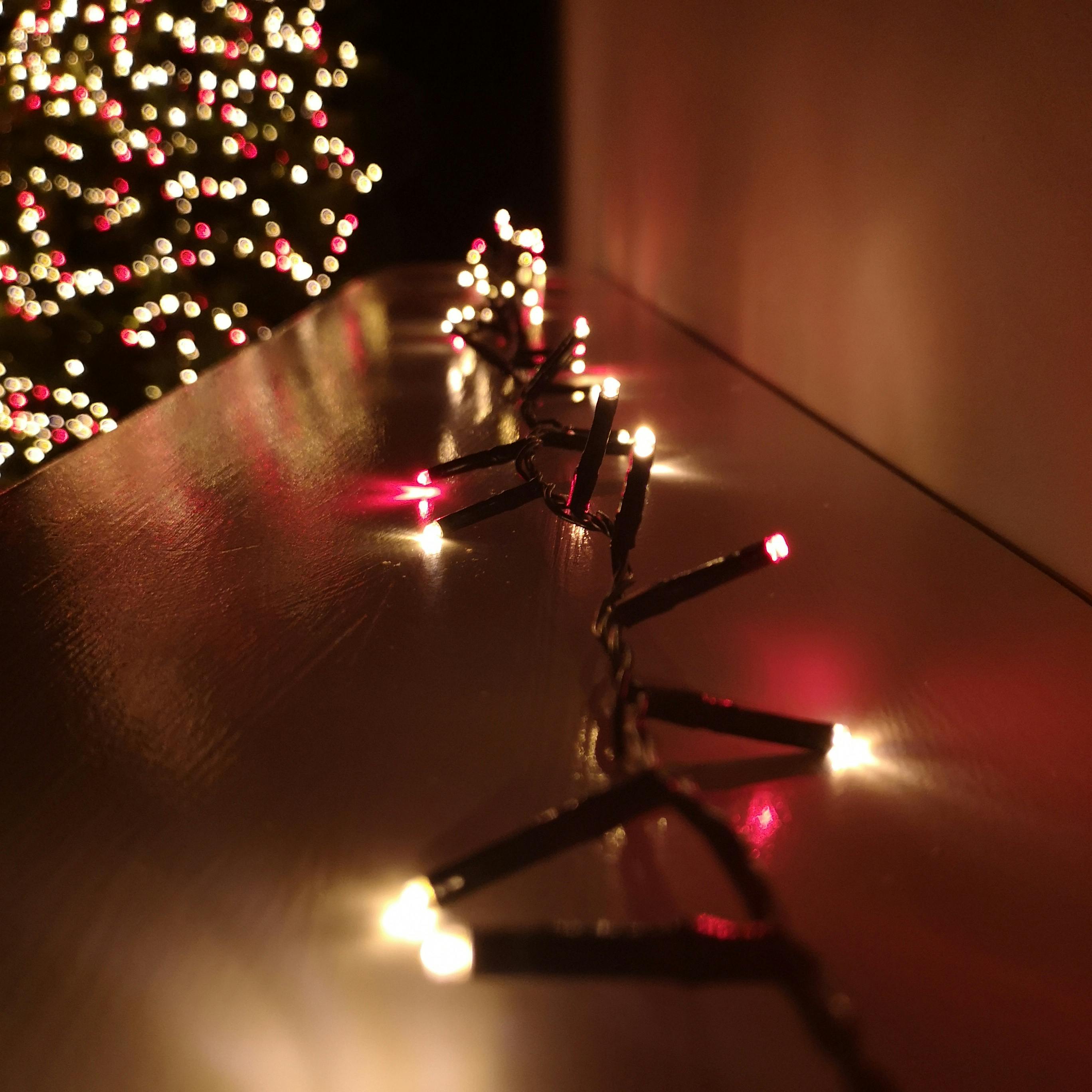 Samuel Alexander 2000 Led 50M Premier Treebrights Indoor Outdoor Christmas Multi Function Mains Operated String Lights With Timer In Red & Vintage Gold - Image 4